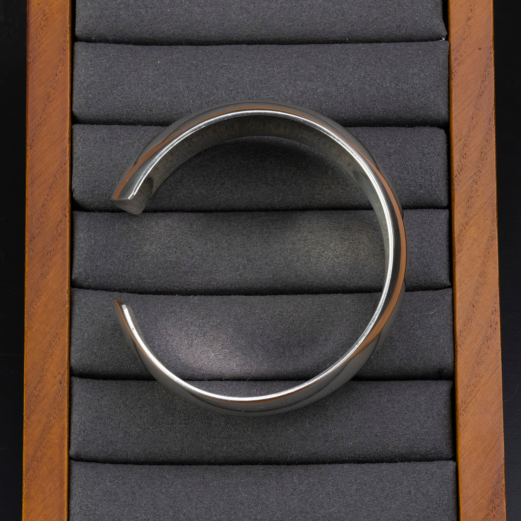 グッチ GUCCI バングル ブレスレット シルバー925 約72g 幅広 カフ ユニセックス メンズ レディース アクセサリー シンプル デザイン