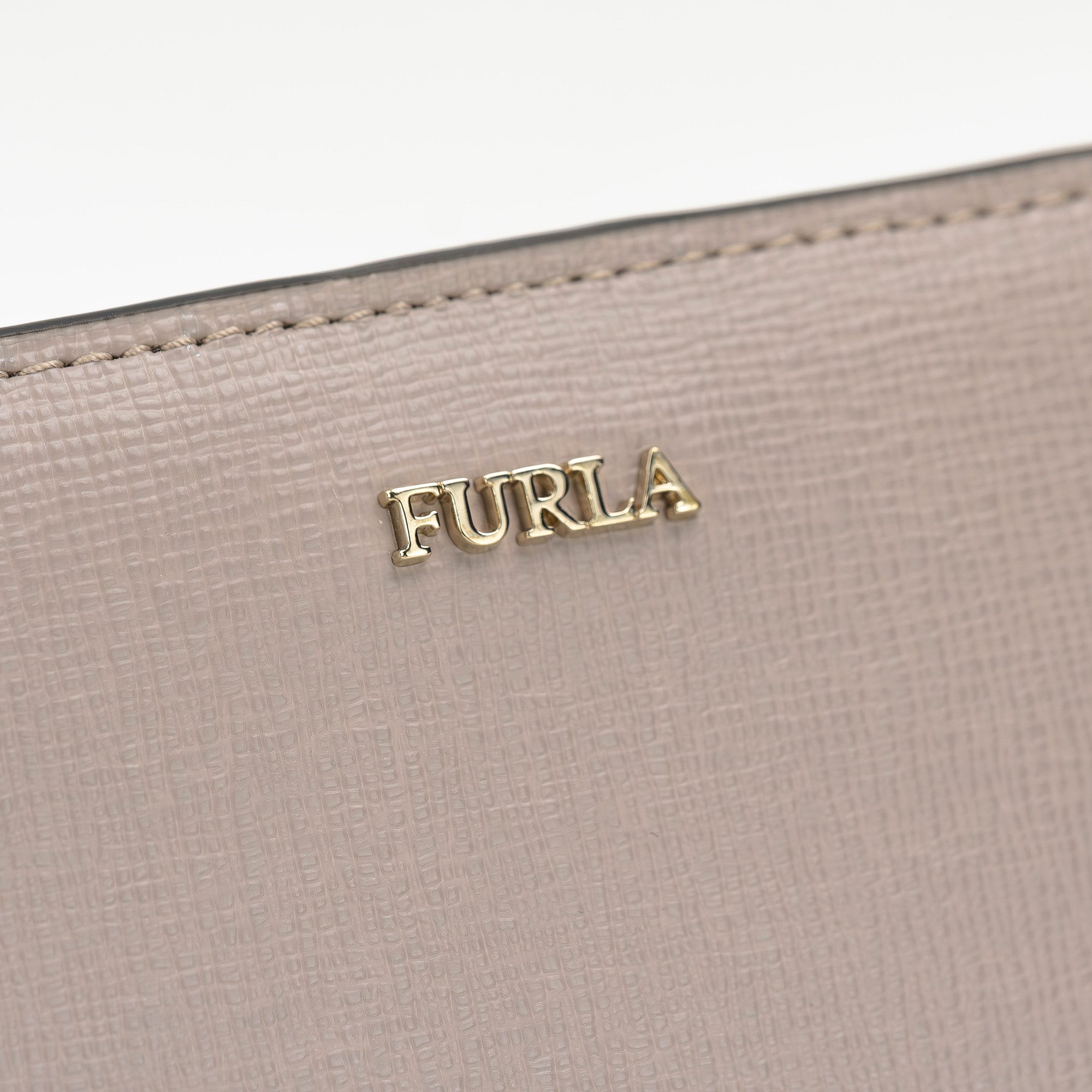 フルラ FURLA バビロン 二つ折り 財布 ダリアベージュ サフィアーノレザー コンパクトウォレット 【箱・保存袋付】