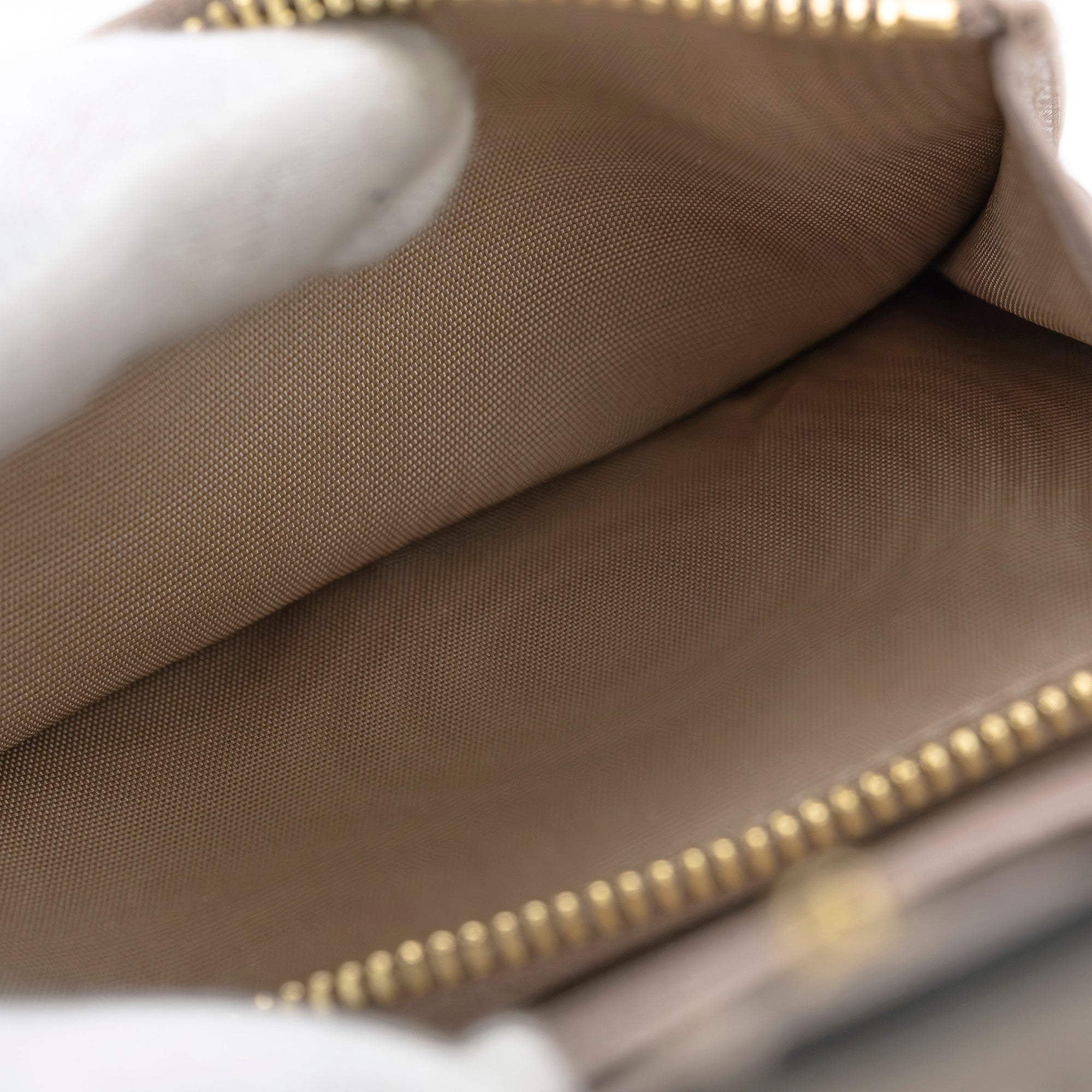 フルラ FURLA バビロン 二つ折り 財布 ダリアベージュ サフィアーノレザー コンパクトウォレット 【箱・保存袋付】