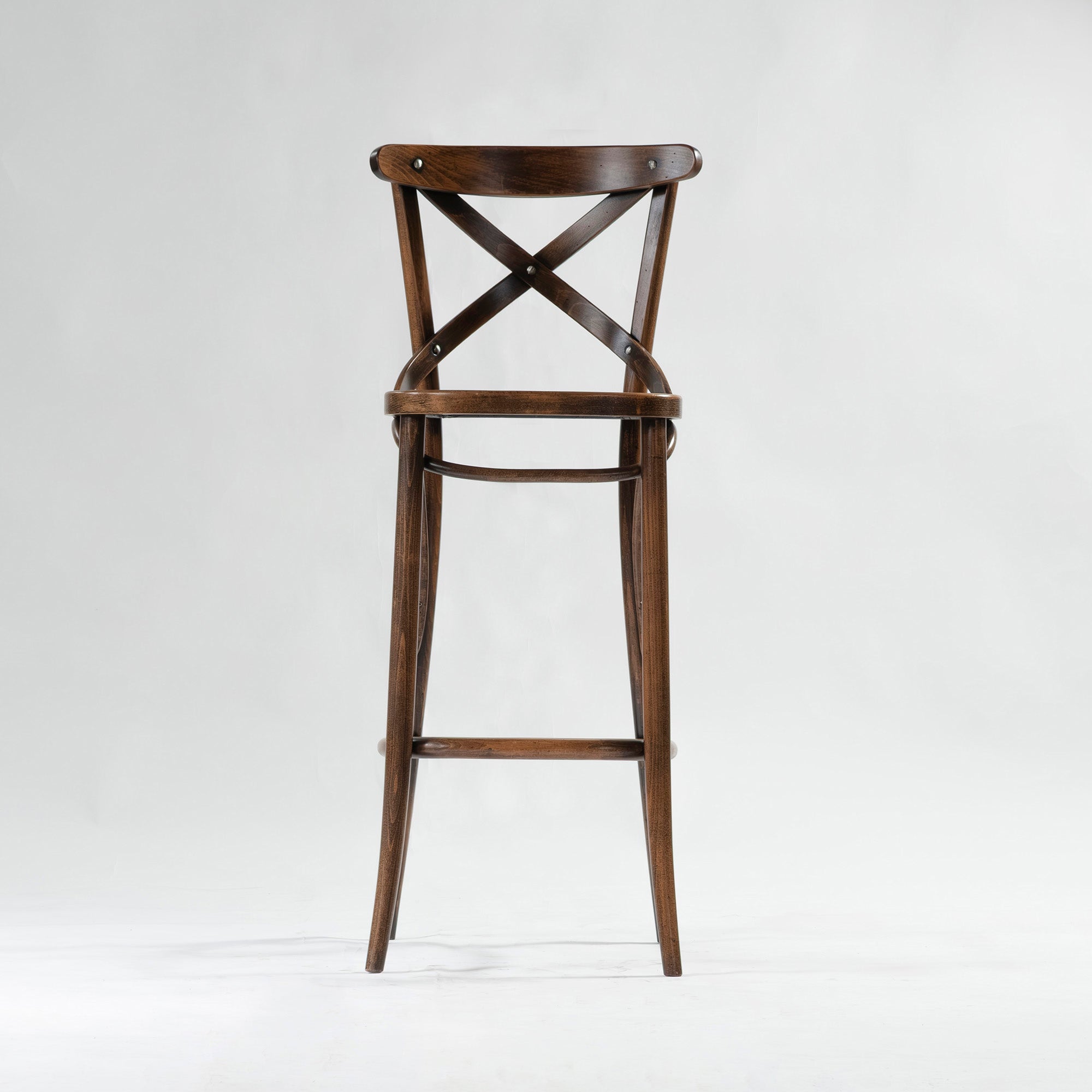 TON bentwood high chair, made of beech wood by Thonet, Czech Republic. Antique-style country bar stool.