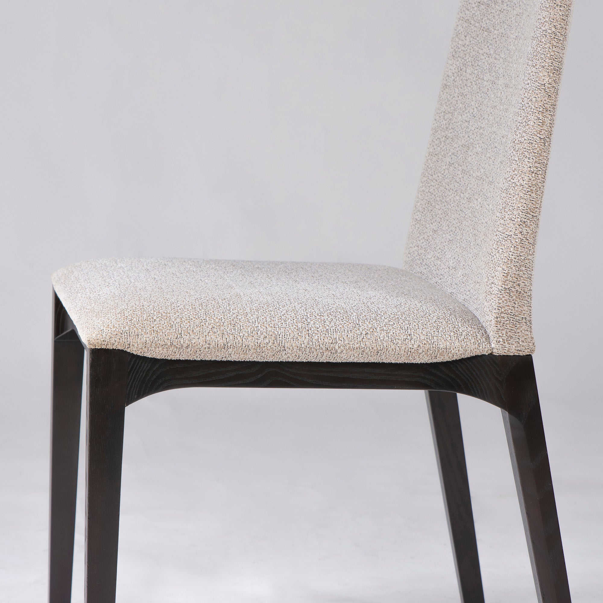 ダイニングチェア カッシーナ Cassina IXC. LINE ライン アームレス