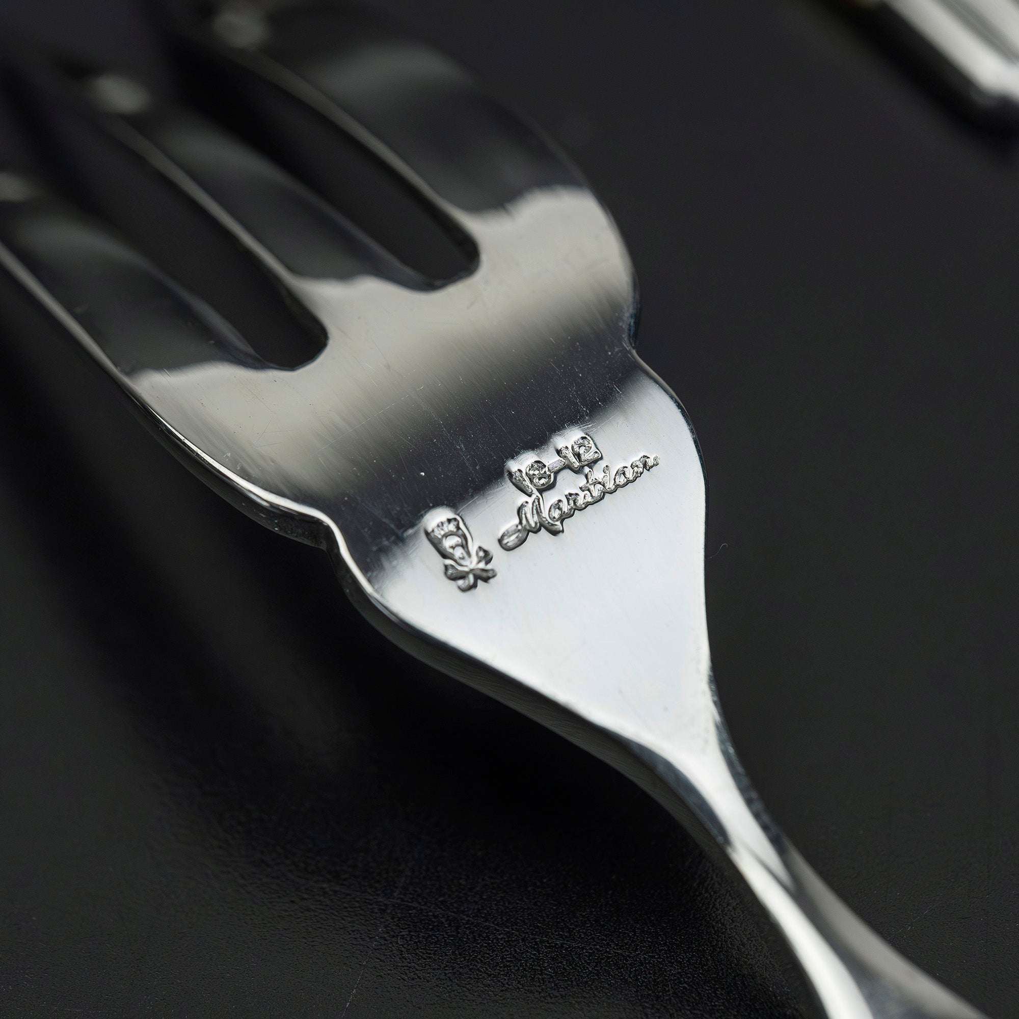 マーシャン パトラ Marshan PATRA カトラリーセット 18-12ステンレス製 ゴールドライン 日本製 【ケース付】