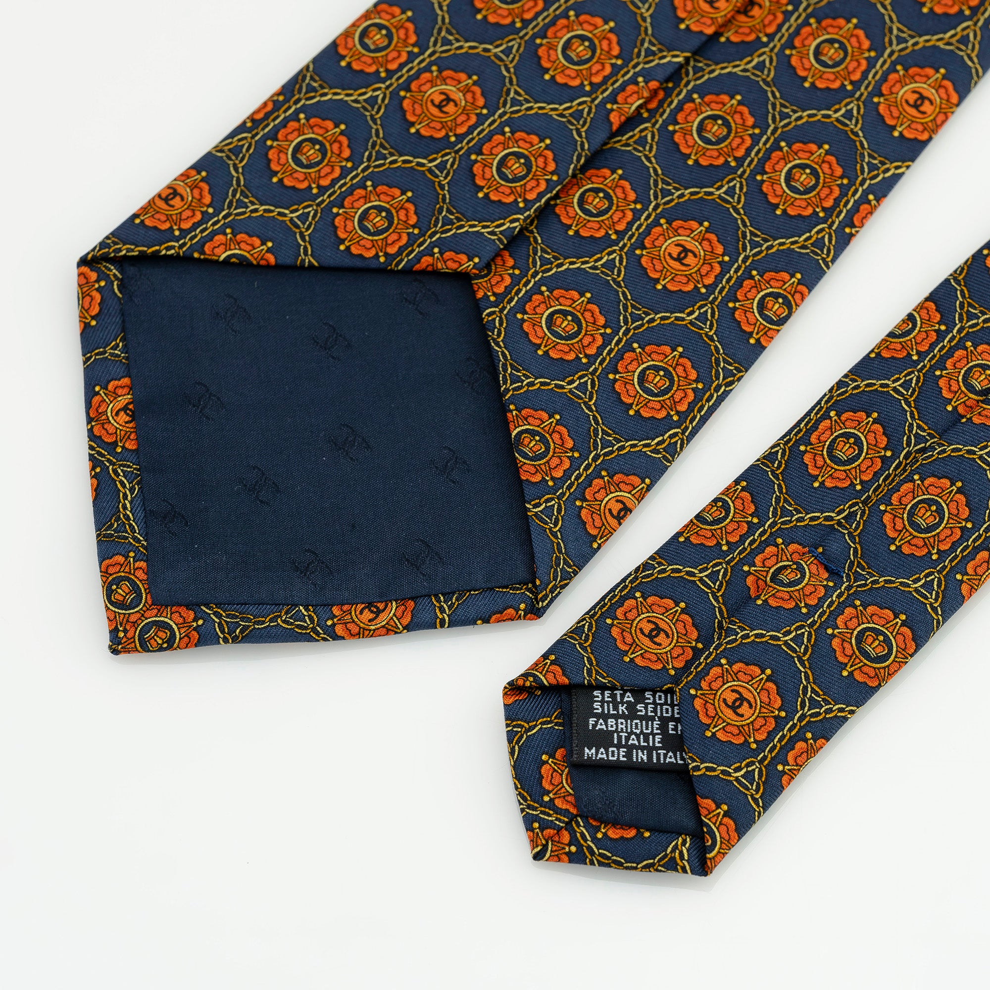 シャネル CHANEL ネクタイ  総柄 ネイビー系 シルク100％ イタリア製 タグ付き 高級 ブランド 【箱付】