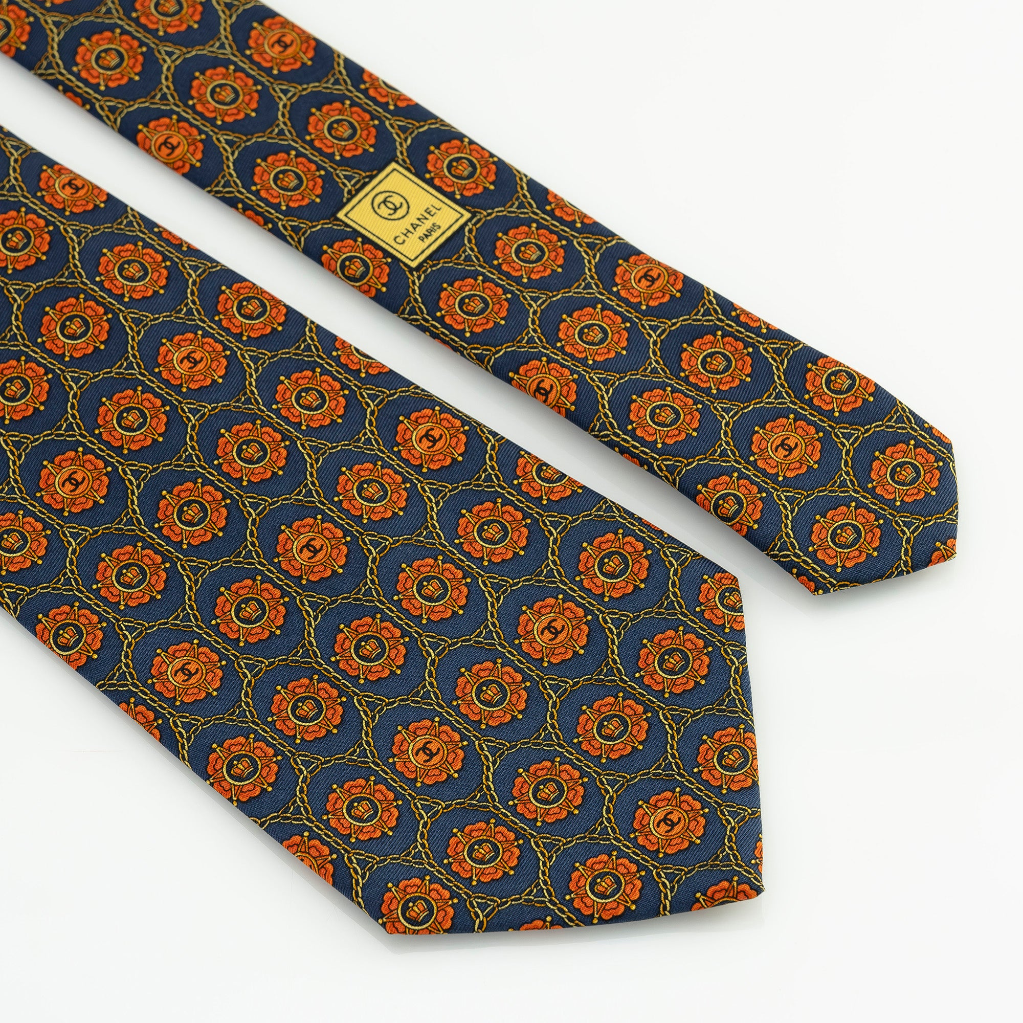 シャネル CHANEL ネクタイ  総柄 ネイビー系 シルク100％ イタリア製 タグ付き 高級 ブランド 【箱付】