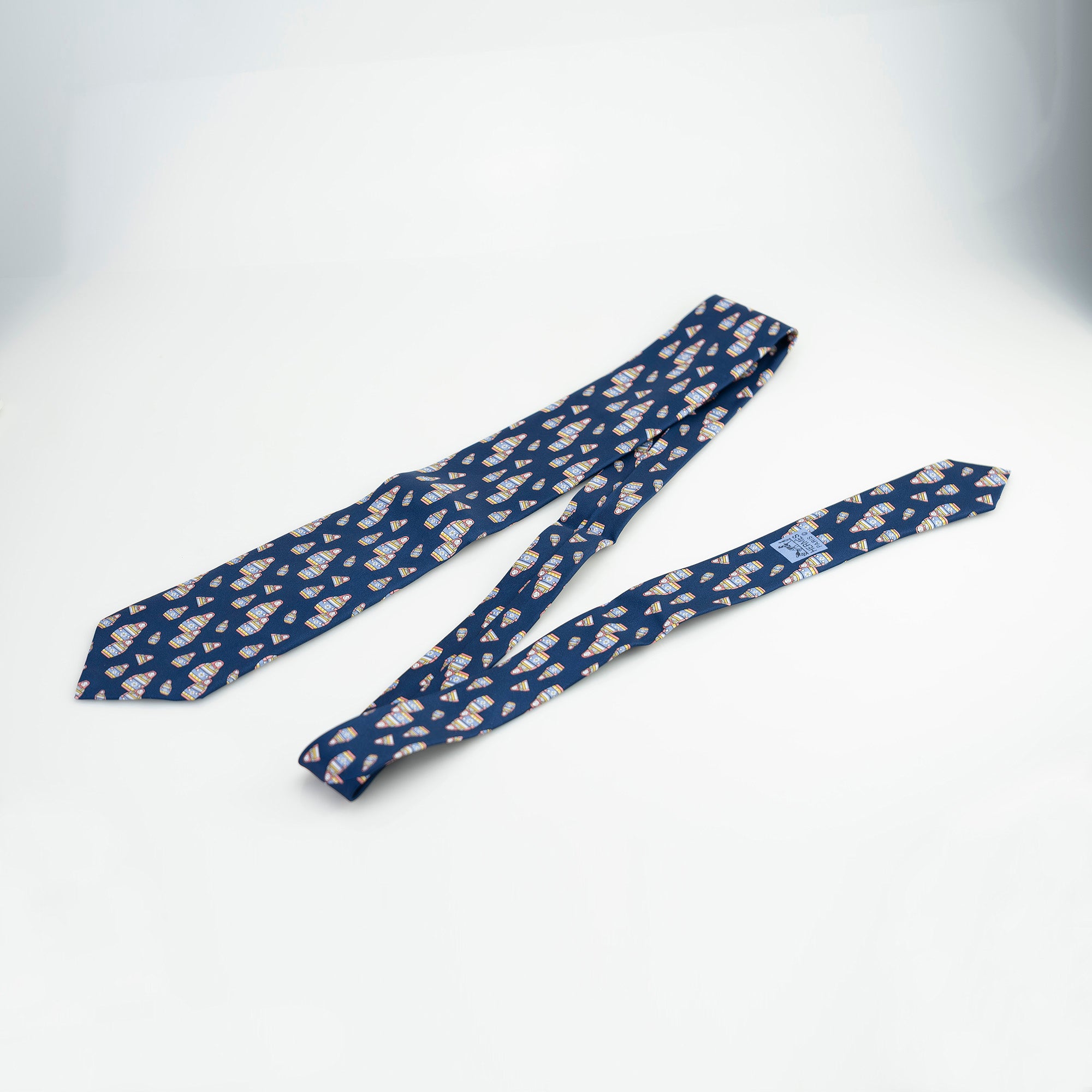 エルメス HERMES ネクタイ ネイビー系 マトリョーシカ柄 シルク100％  メンズ ブランドネクタイ 高級小物 フランス製【箱付】