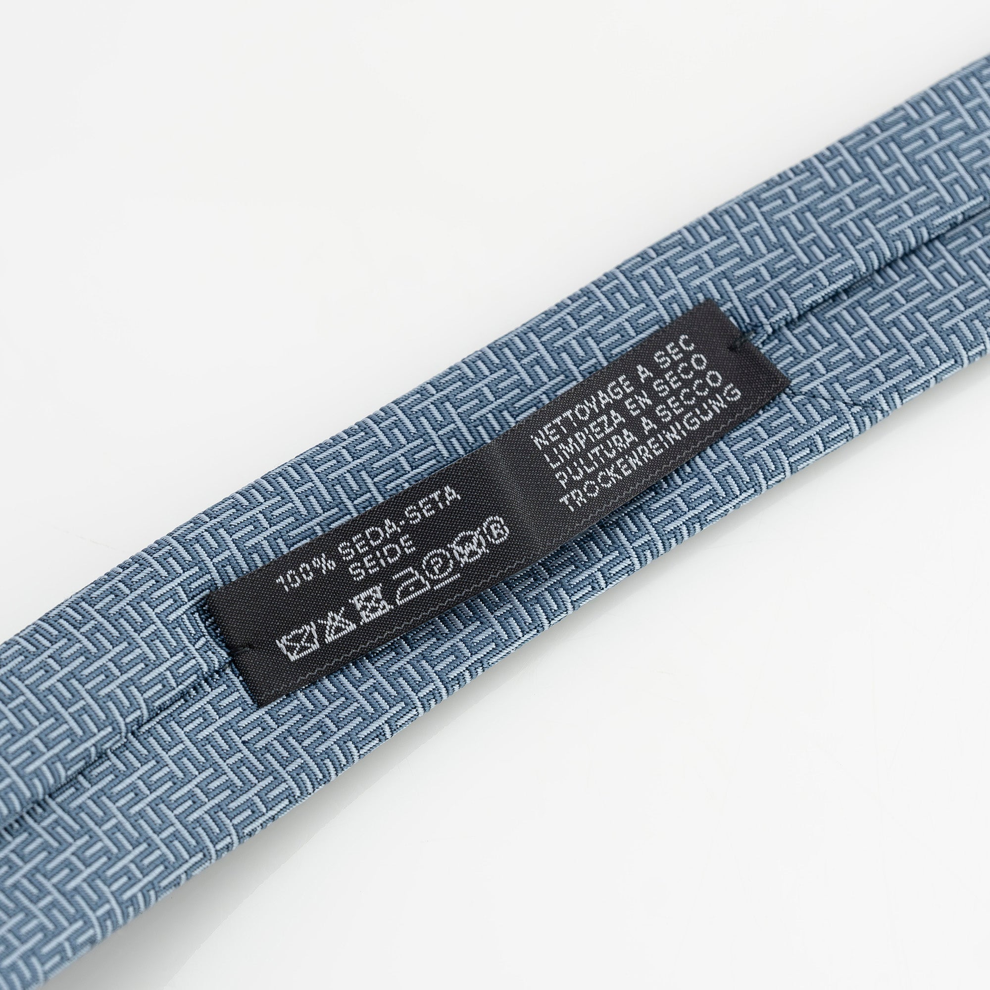 エルメス HERMES ネクタイ ブルー系 幾何学模様 Hロゴ 総柄 シルク100％ タグ付き  メンズ ブランドネクタイ 高級小物 フランス製【箱付】