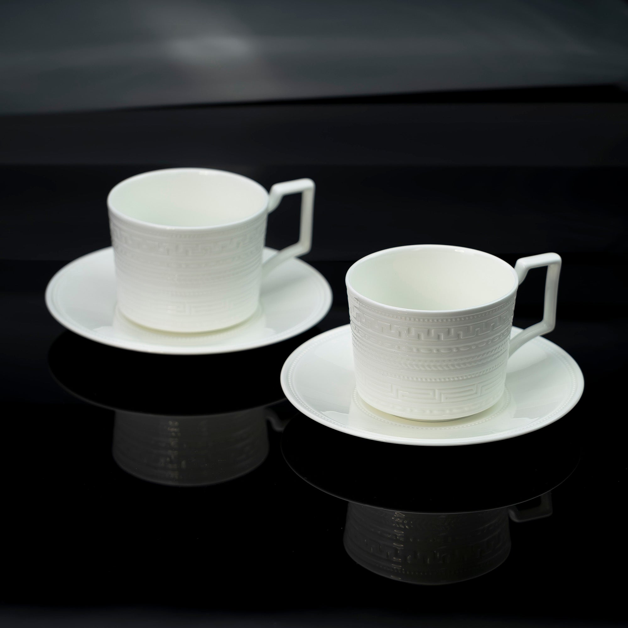 ウェッジウッド インタグリオ WEDGWOOD INTAGLIO ティーカップ＆ソーサー ホワイト 英国食器【箱付】