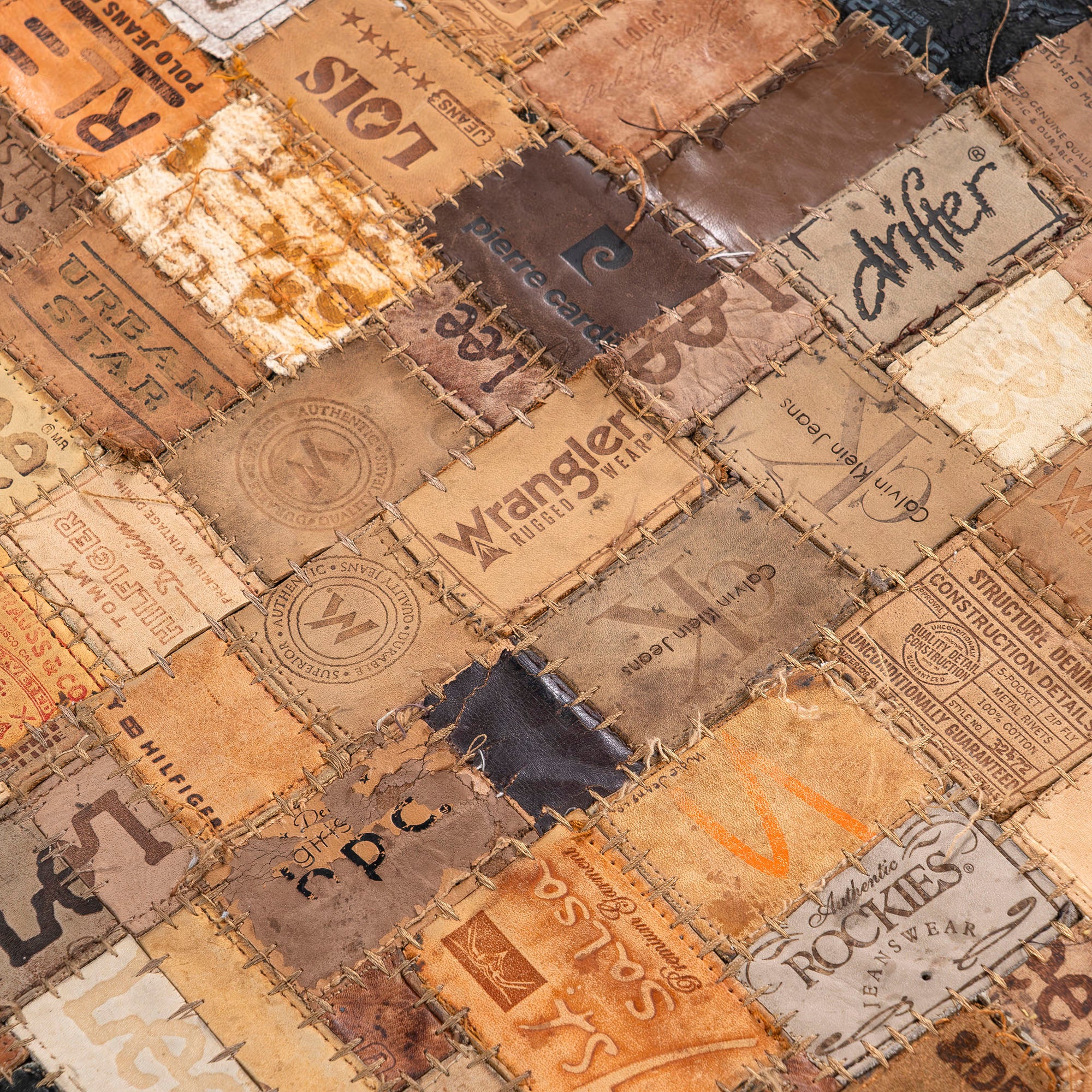 ラグ アスプルンド ASPLUND SHARDA レザーパッチワークラグ  デニム革パッチ カーペット アップサイクル リメイク インダストリアル