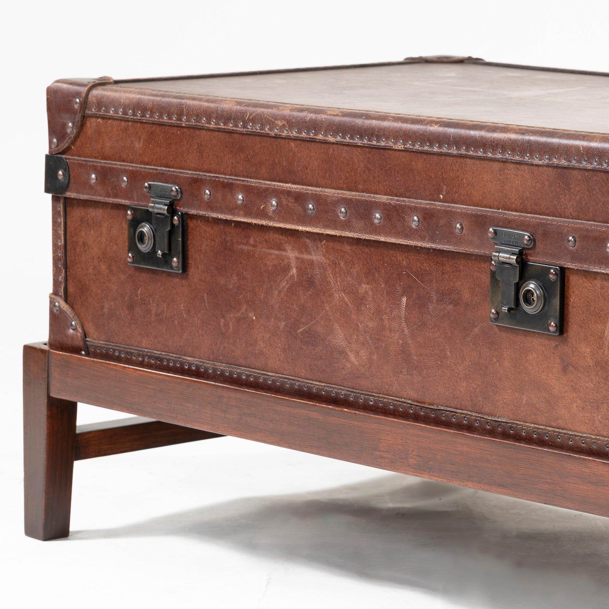 センターテーブル ハロ HALO WATSON MEDIUM TRUNK トランクテーブル レザー 専用スタンド付 ヴィンテージ風 アンティーク アスプルンド