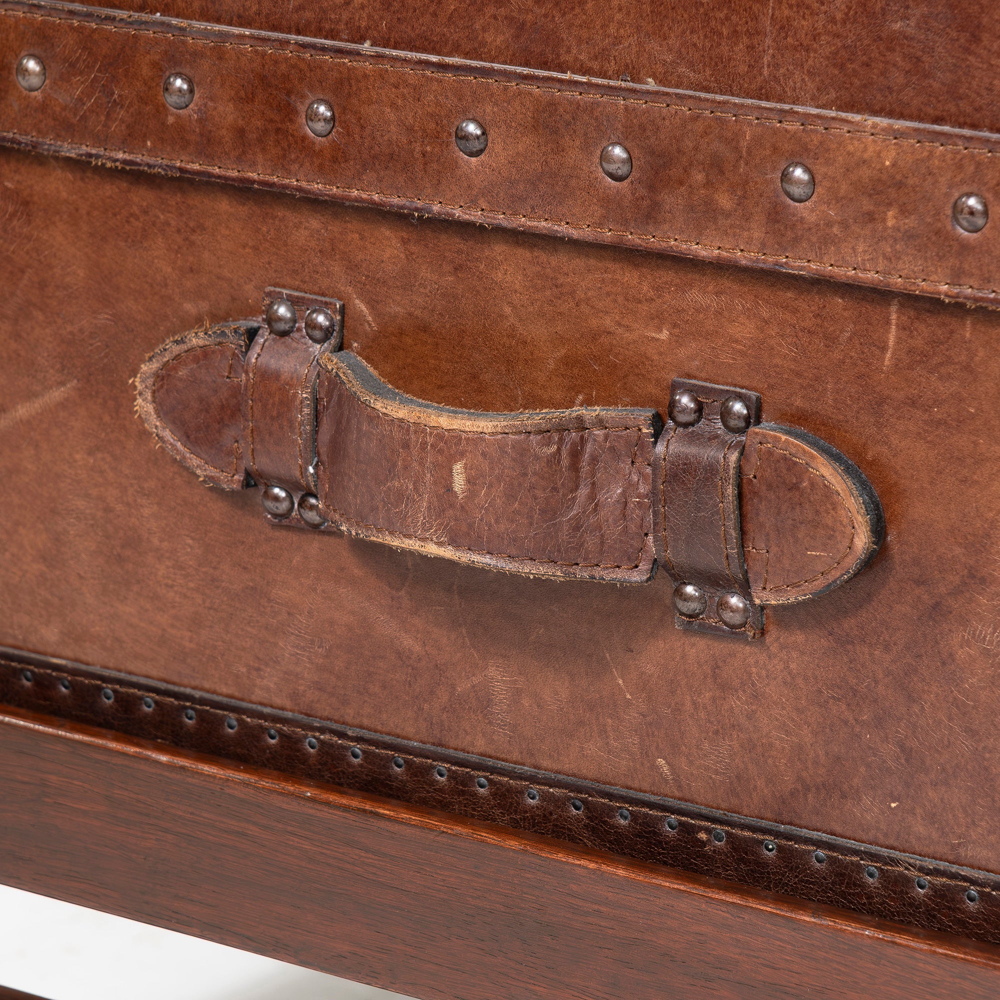 センターテーブル ハロ HALO WATSON MEDIUM TRUNK トランクテーブル レザー 専用スタンド付 ヴィンテージ風 アンティーク アスプルンド