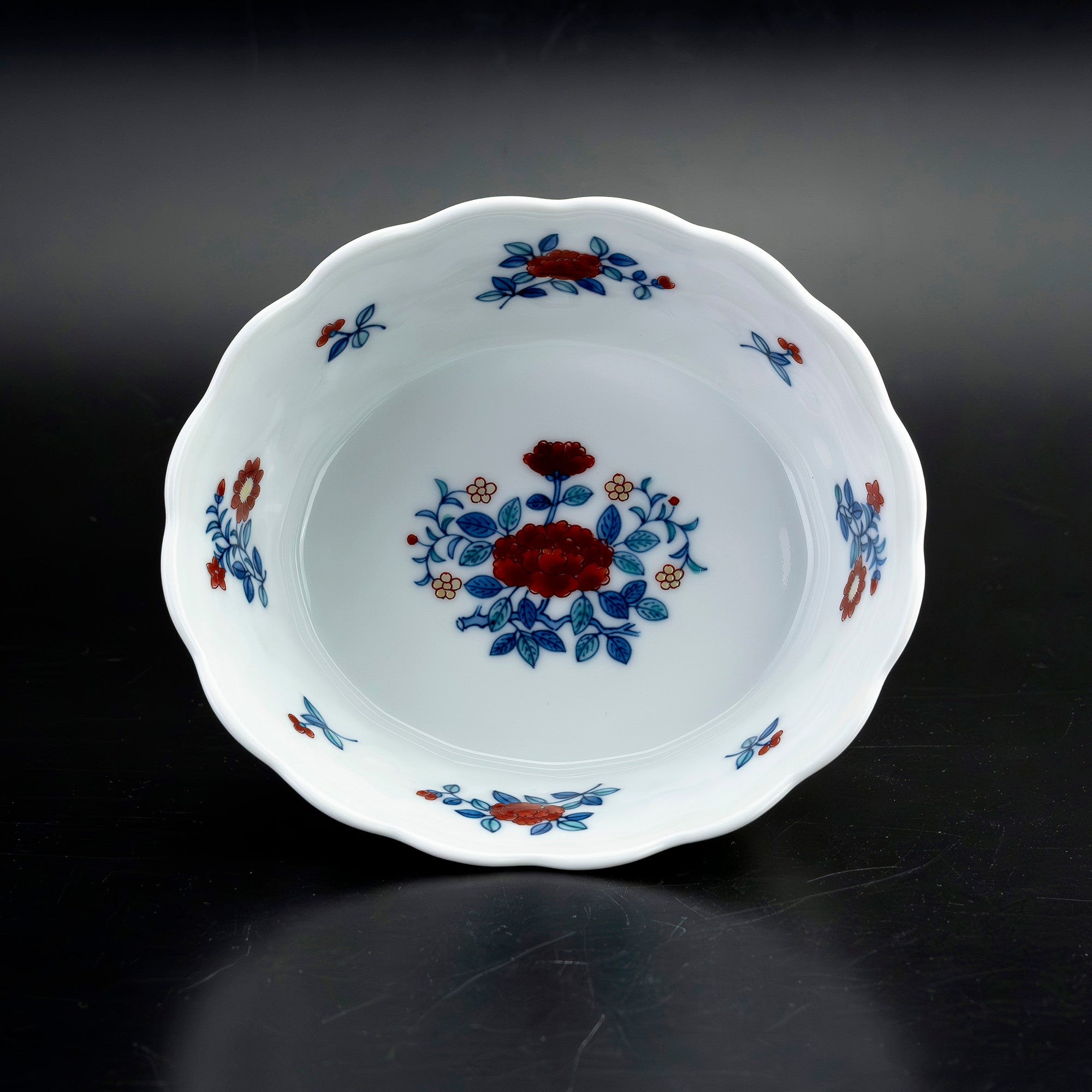 今泉今右衛門 錦花画 ボンボン入れ 濁手 色絵磁器 菓子器 小鉢 輪花鉢 有田焼 花文様 名窯 和食器 伝統工芸