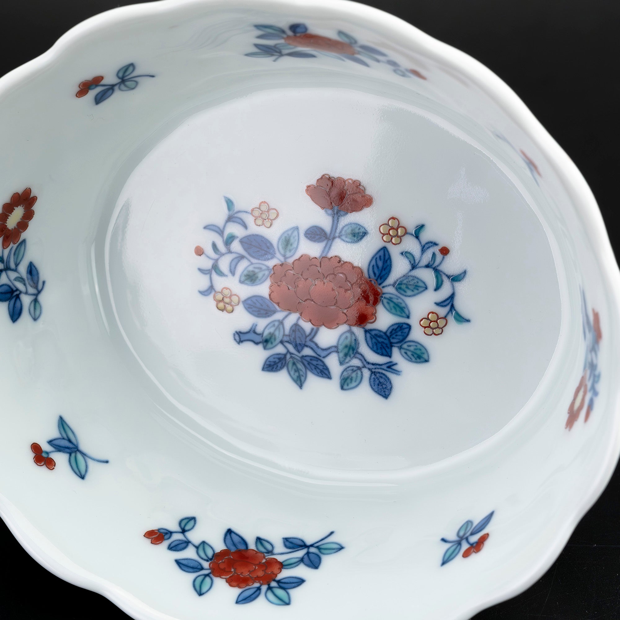 今泉今右衛門 錦花画 ボンボン入れ 濁手 色絵磁器 菓子器 小鉢 輪花鉢 有田焼 花文様 名窯 和食器 伝統工芸