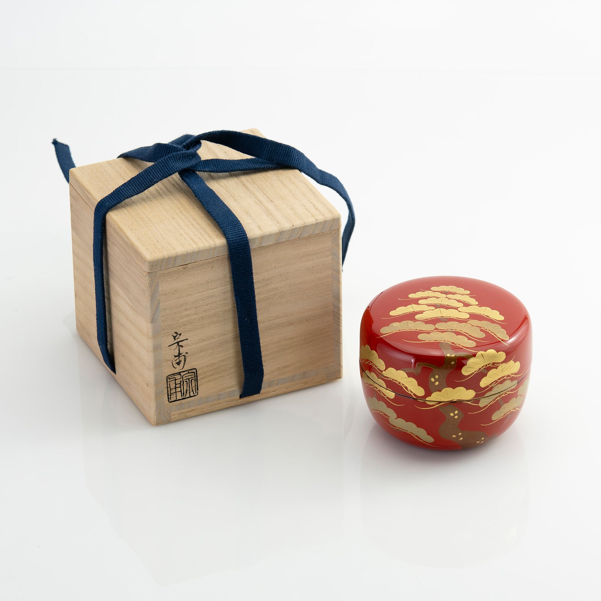 斎藤宗甫作 朱漆 松蒔絵 丸棗 共箱 茶道具 作家物 蒔絵 漆芸 抹茶器 祝儀 美品