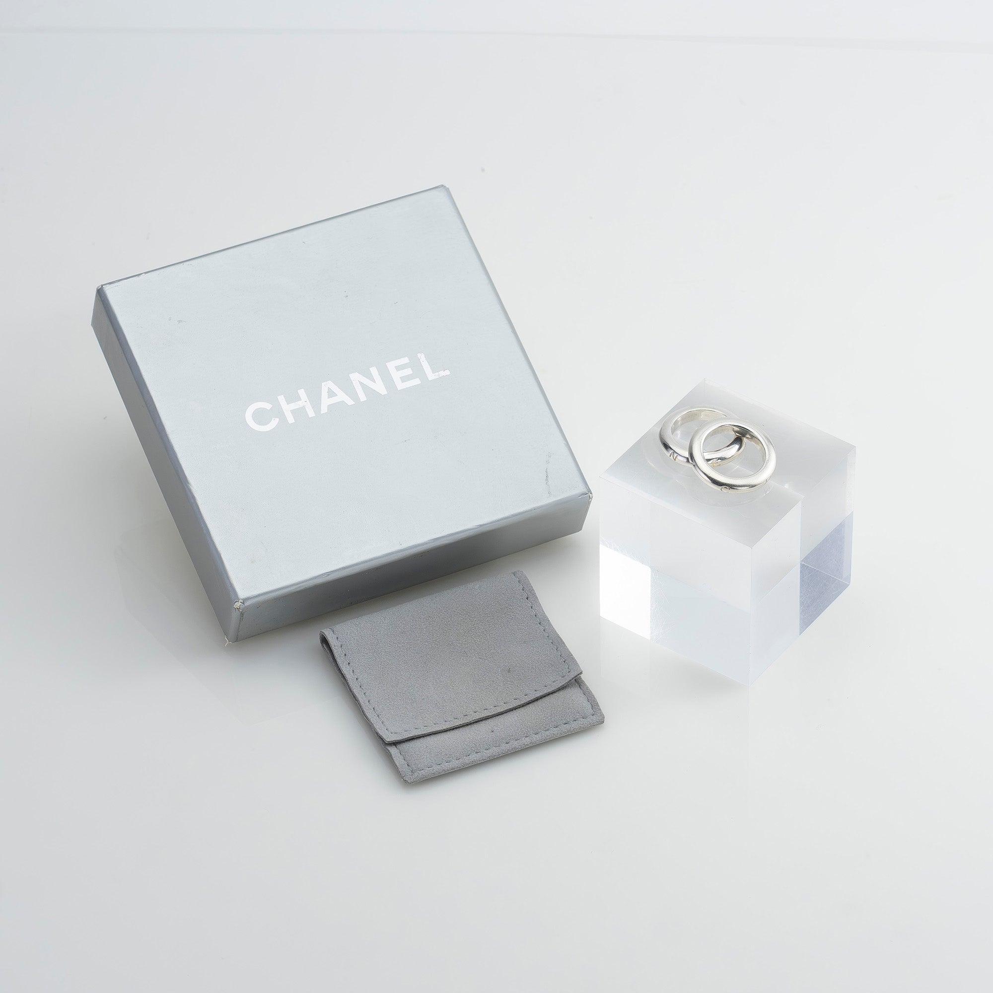 シャネル CHANEL シルバーリング 2本セット 指輪 約13号／約13号やや大きめ ロゴ刻印 ミニマルデザイン レディース ヴィンテージ【箱付】