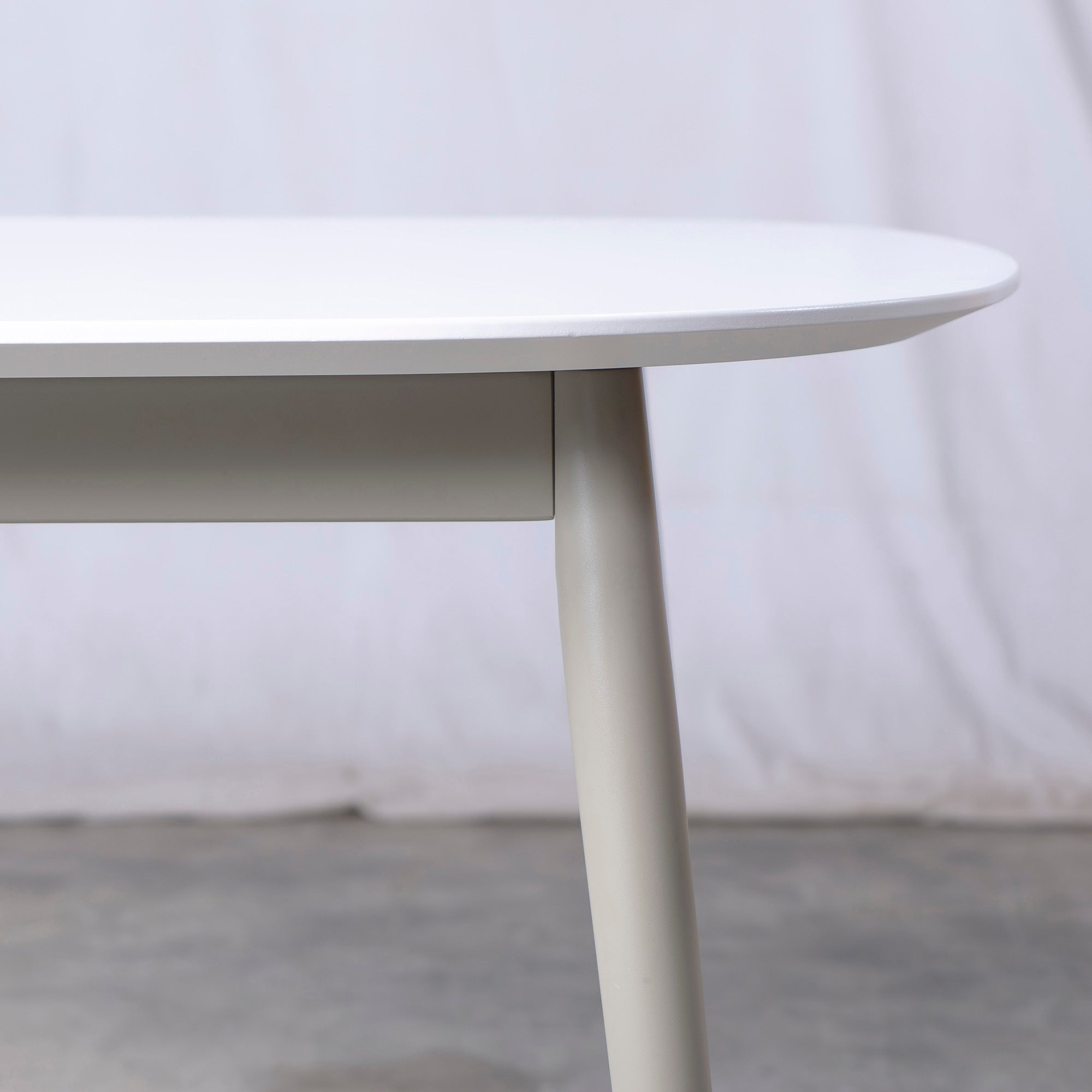 BoConcept Kingston エクステンションダイニングテーブル 伸長式 ホワイト アッシュグレー