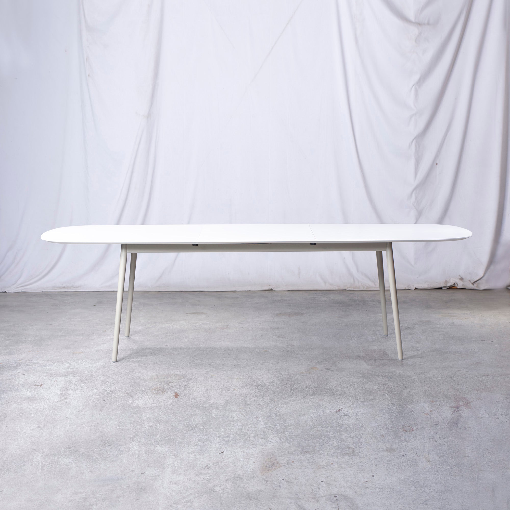 BoConcept Kingston エクステンションダイニングテーブル 伸長式 ホワイト アッシュグレー