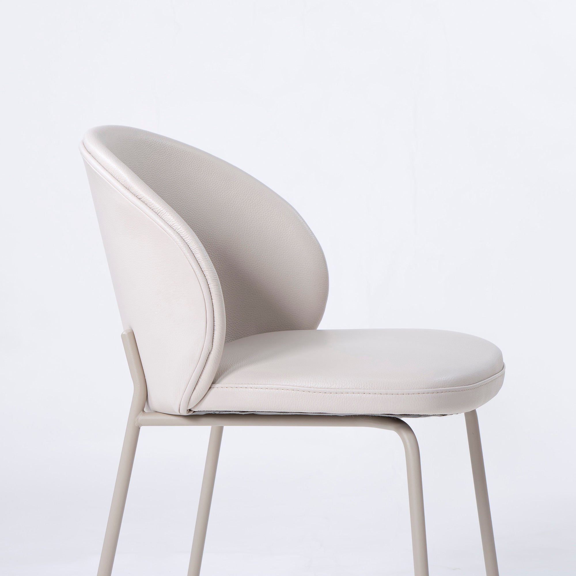 BoConcept Princeton ダイニングチェア(1) レザー ライトベージュ系 マットアッシュグレー メタル脚
