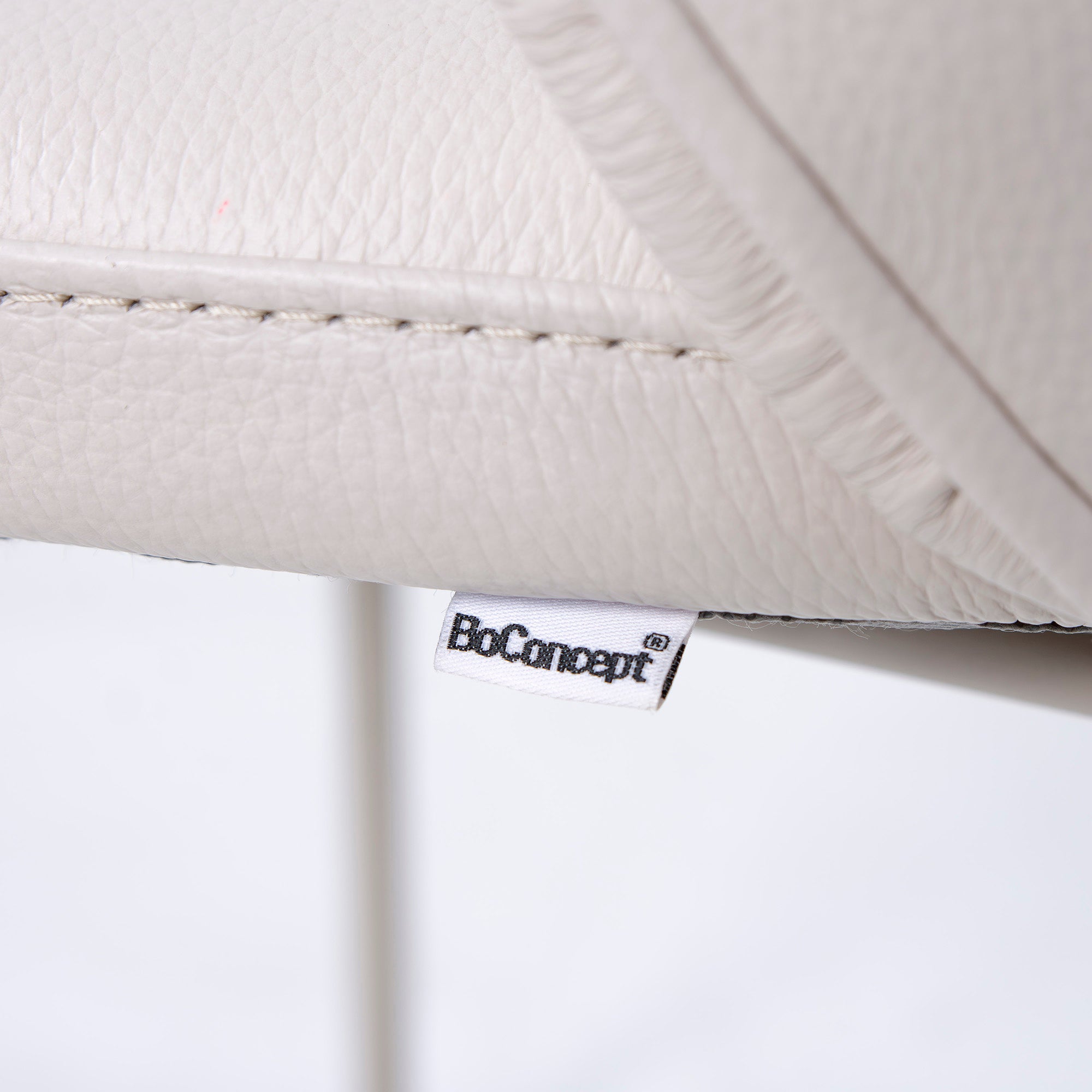 BoConcept Princeton ダイニングチェア(1) レザー ライトベージュ系 マットアッシュグレー メタル脚