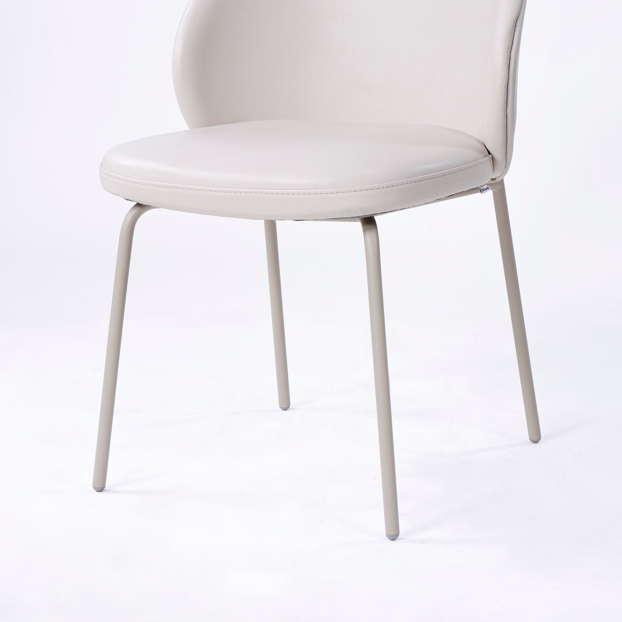 BoConcept Princeton ダイニングチェア(2) レザー ライトベージュ系 マットアッシュグレー メタル脚