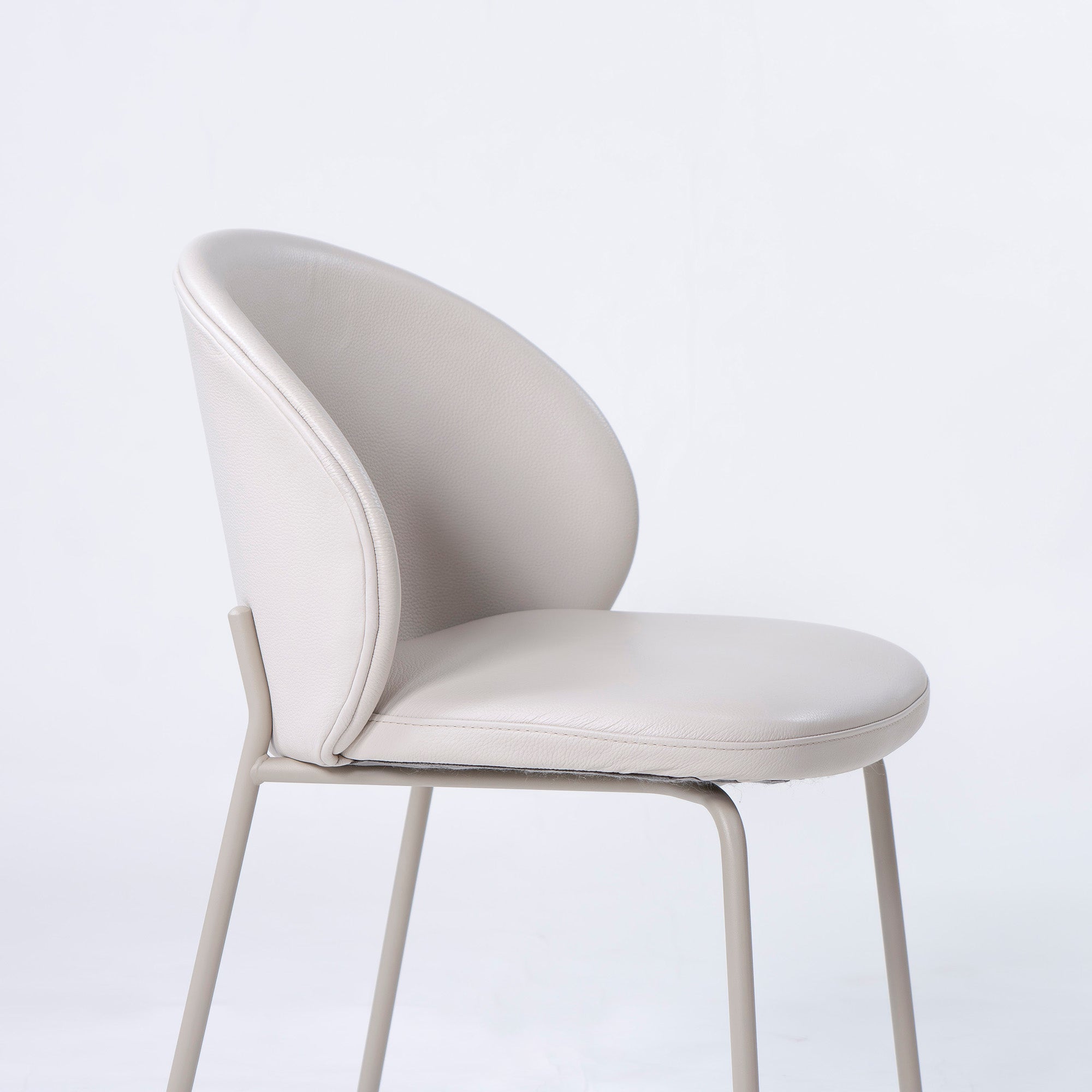 BoConcept Princeton ダイニングチェア(3) レザー ライトベージュ系 マットアッシュグレー メタル脚