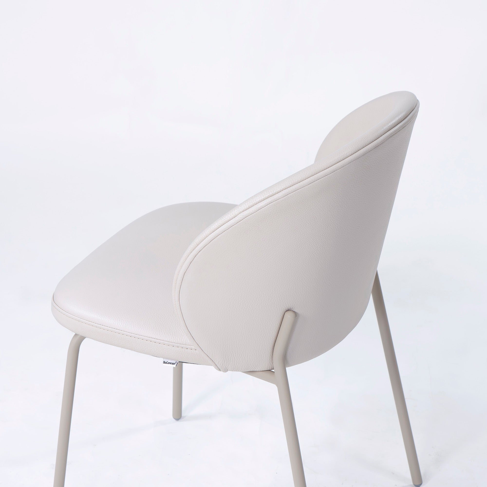 BoConcept Princeton ダイニングチェア(3) レザー ライトベージュ系 マットアッシュグレー メタル脚