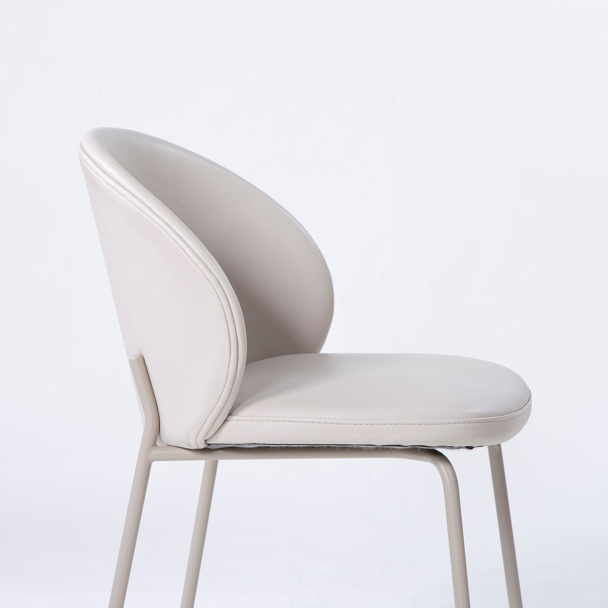 BoConcept Princeton ダイニングチェア(4) レザー ライトベージュ系 マットアッシュグレー メタル脚