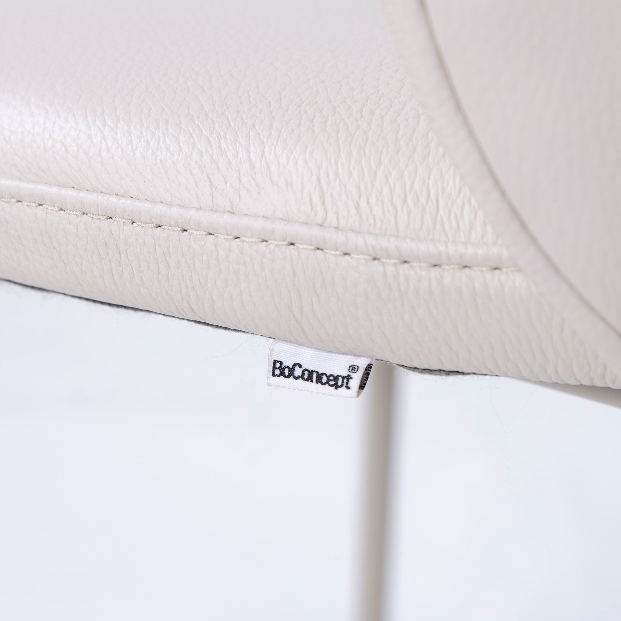 BoConcept Princeton ダイニングチェア(4) レザー ライトベージュ系 マットアッシュグレー メタル脚