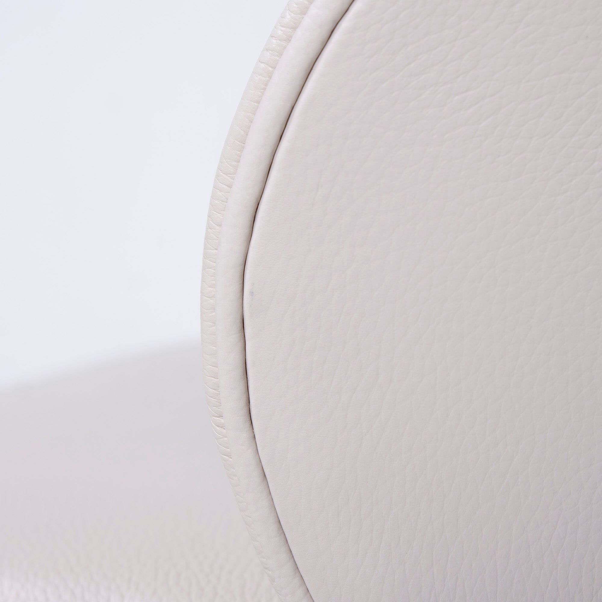 BoConcept Princeton ダイニングチェア(4) レザー ライトベージュ系 マットアッシュグレー メタル脚