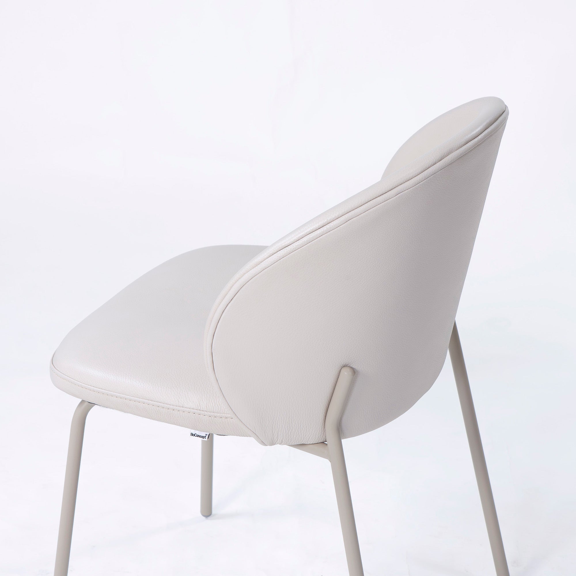 BoConcept Princeton ダイニングチェア(4) レザー ライトベージュ系 マットアッシュグレー メタル脚