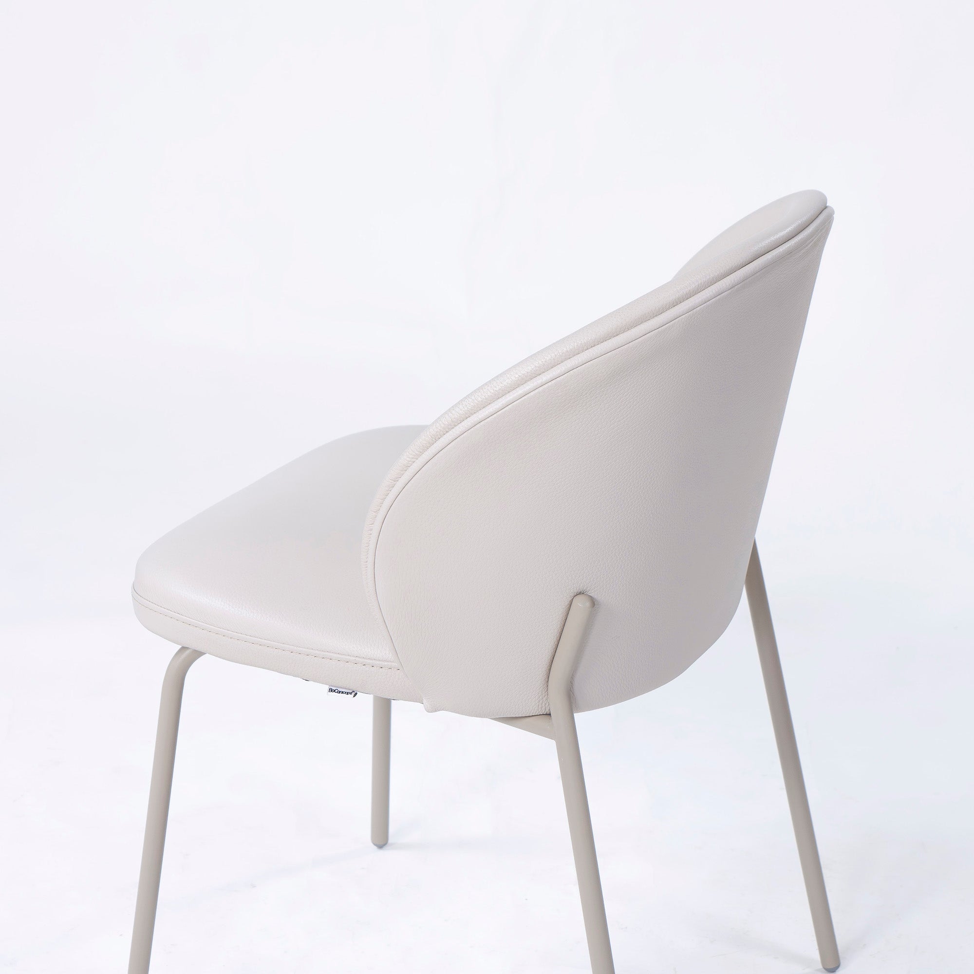BoConcept Princeton ダイニングチェア(5) レザー ライトベージュ系 マットアッシュグレー メタル脚