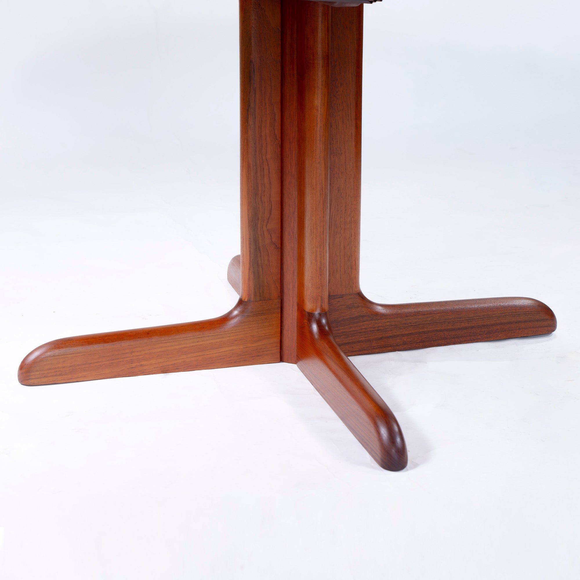 Gudme Mobelfabrik ラウンドダイニングテーブル チーク無垢材 Φ126㎝ 北欧ヴィンテージ 1960s