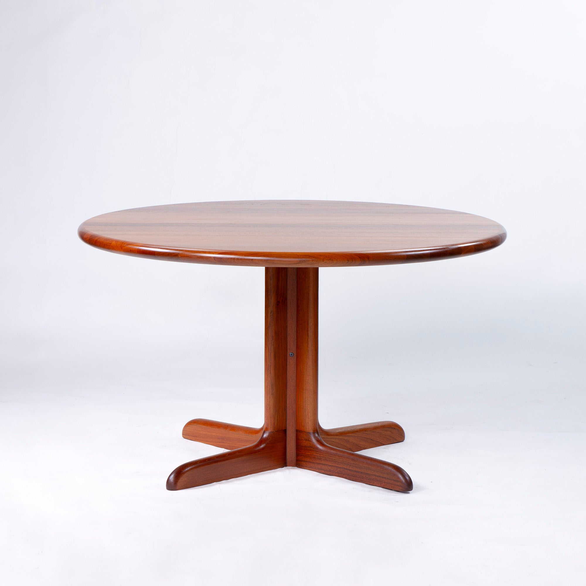 Gudme Mobelfabrik ラウンドダイニングテーブル チーク無垢材 Φ126㎝ 北欧ヴィンテージ 1960s