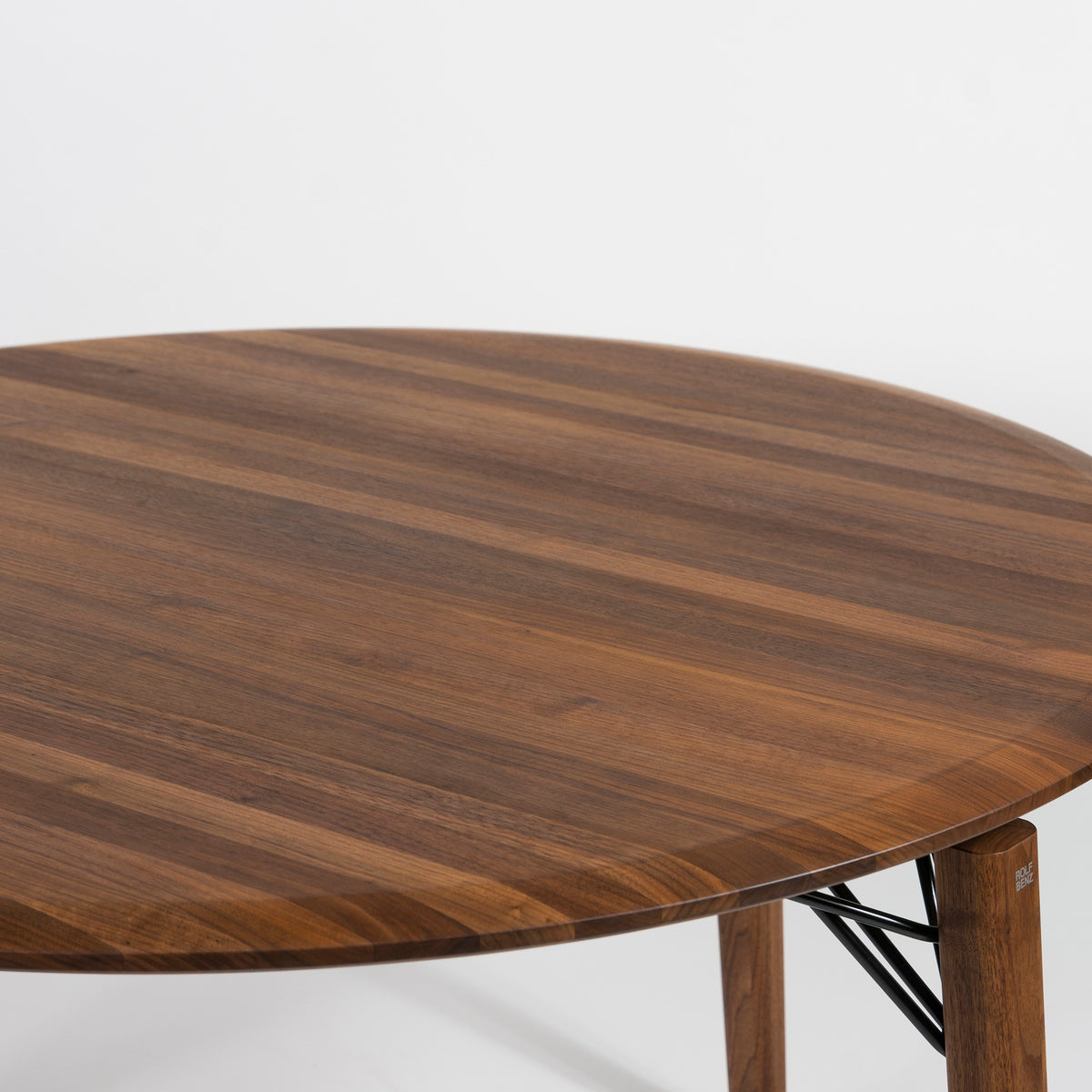 ◆美品◆ROLF BENZ/ロルフベンツ 964ラウンドダイニングテーブル アメリカンウォールナット 無垢材 オイル仕上げ デザイナーズ家具
