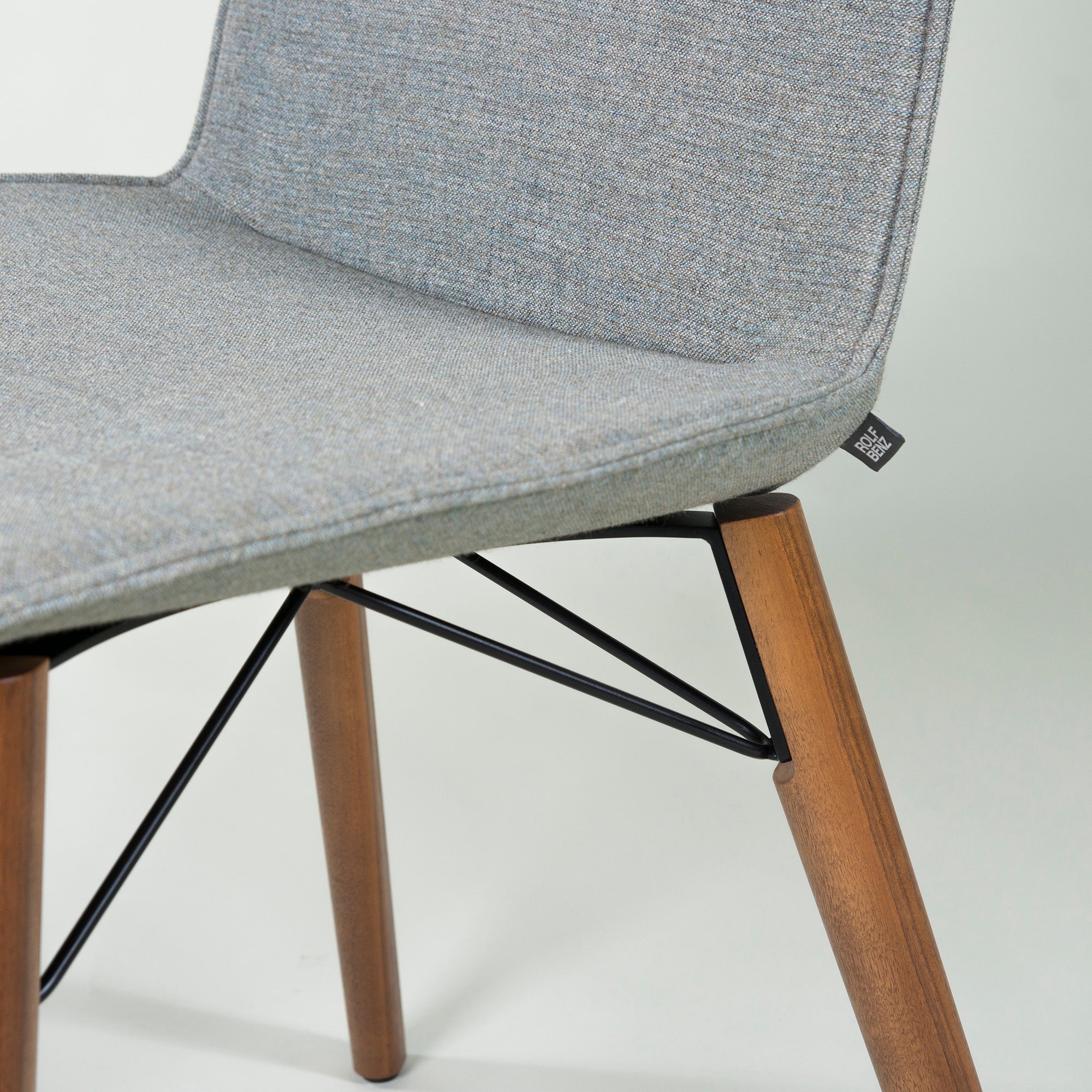 ◆美品◆ROLF BENZ/ロルフベンツ 616 ダイニングチェア(4)アメリカンウォールナット材 グリーングレー 無垢材 オイル仕上げ モダン