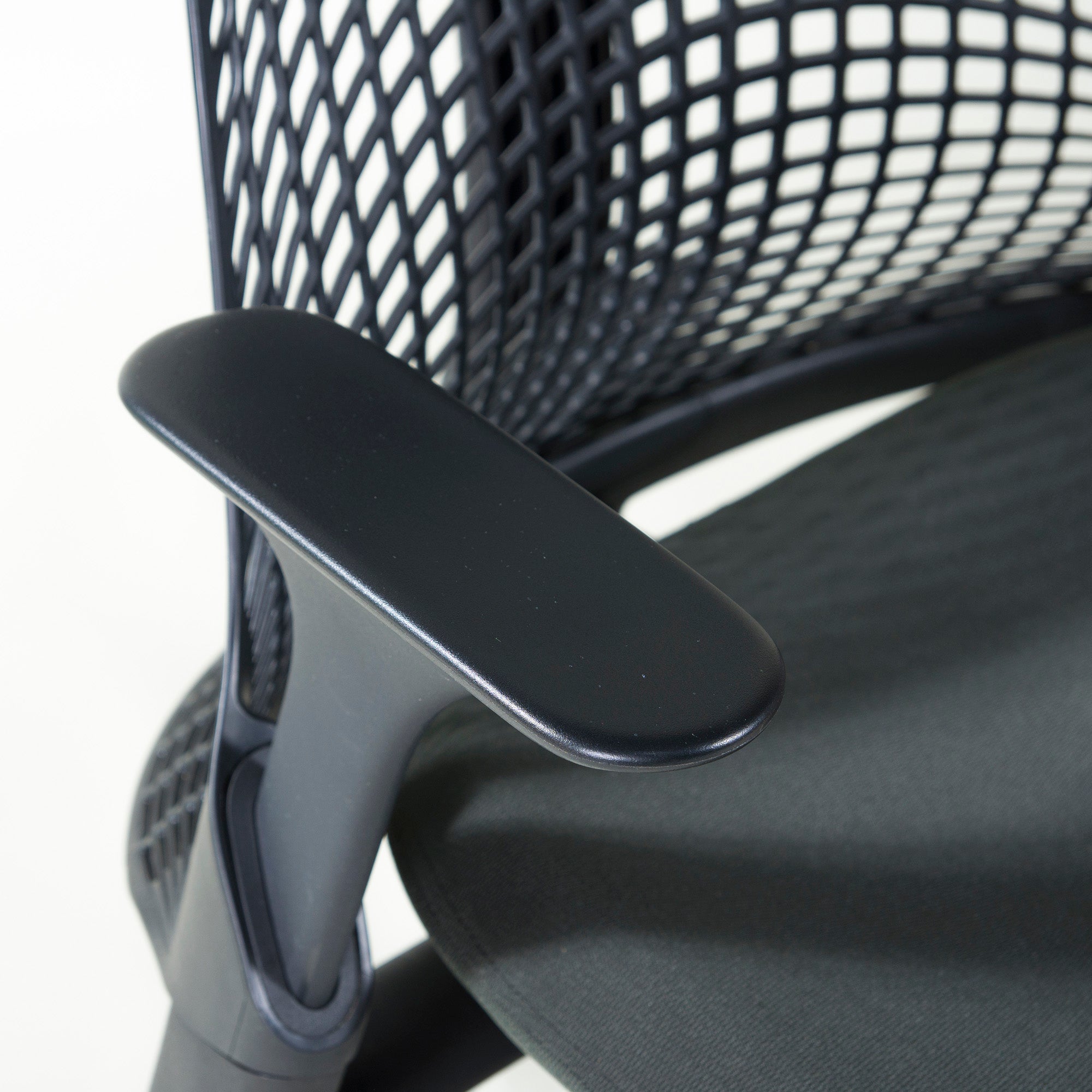 Herman Miller/ハーマンミラー セイルチェア ブラック アジャスタブルアーム 旧仕様 デスクチェア OAチェア リモート