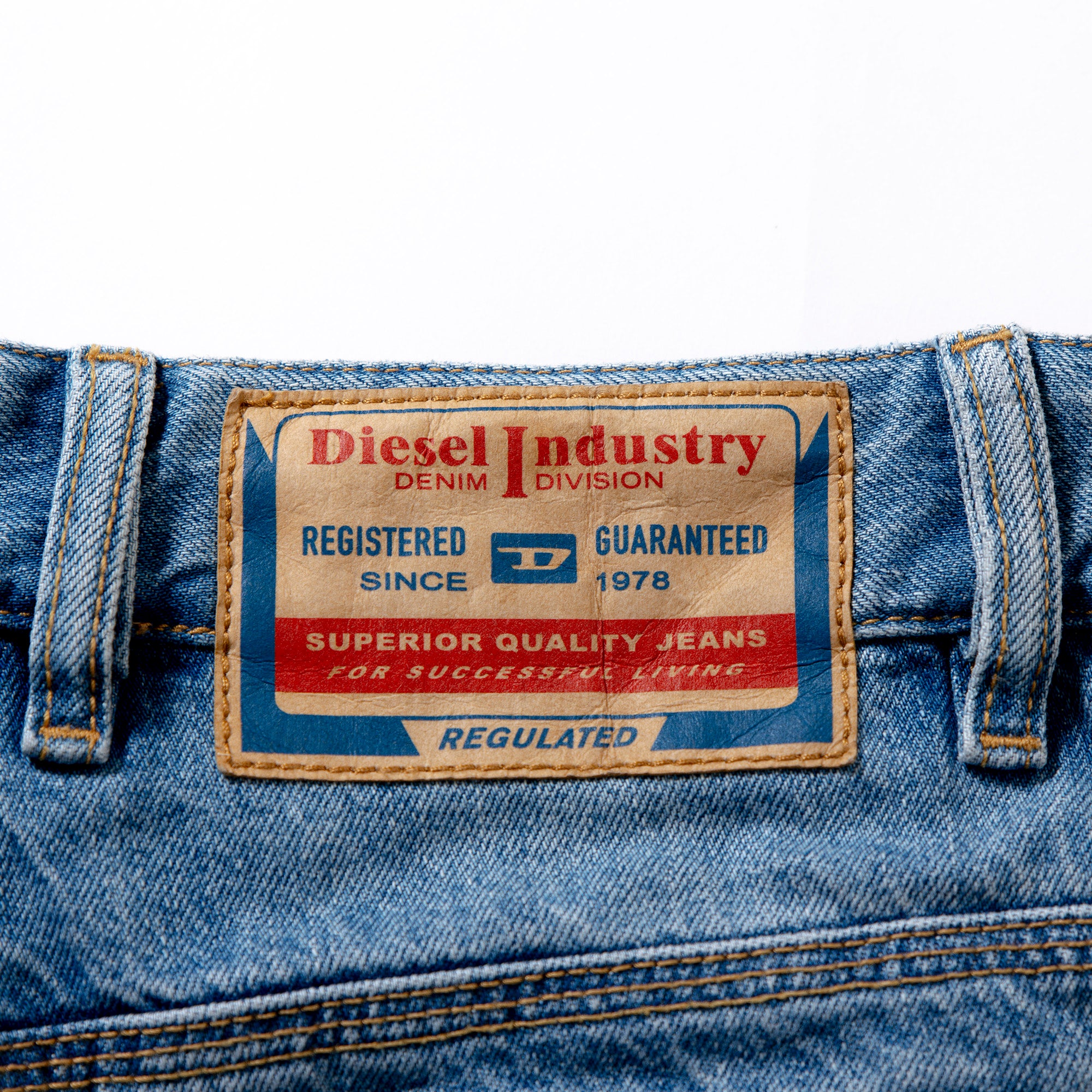ディーゼル DIESEL D-ARBUS デニムパンツ レギュラーストレート ジーンズ サイドライン ジャージパンツ ヴィンテージ加工 再構築 メンズ