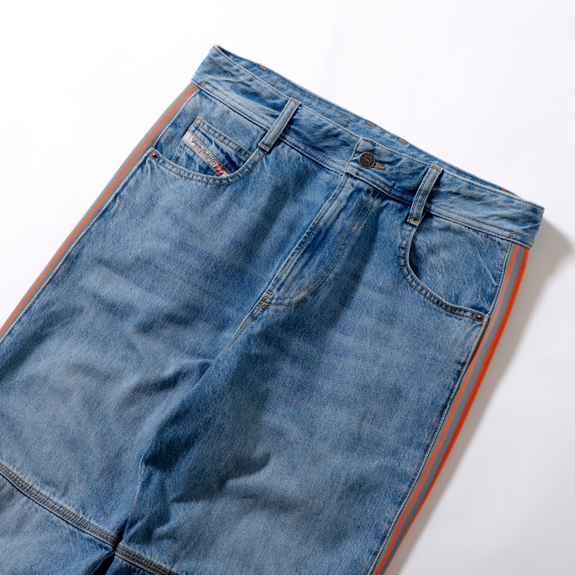 ディーゼル DIESEL D-ARBUS デニムパンツ レギュラーストレート ジーンズ サイドライン ジャージパンツ ヴィンテージ加工 再構築 メンズ