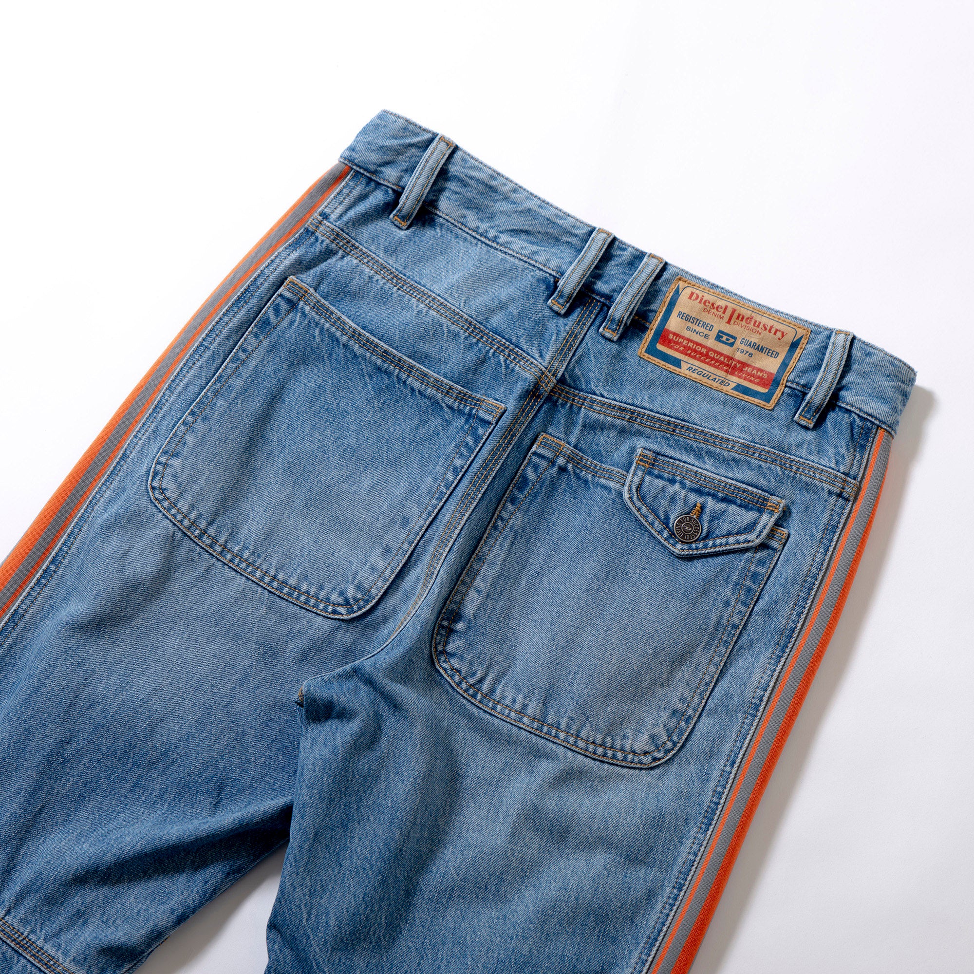 ディーゼル DIESEL D-ARBUS デニムパンツ レギュラーストレート ジーンズ サイドライン ジャージパンツ ヴィンテージ加工 再構築 メンズ