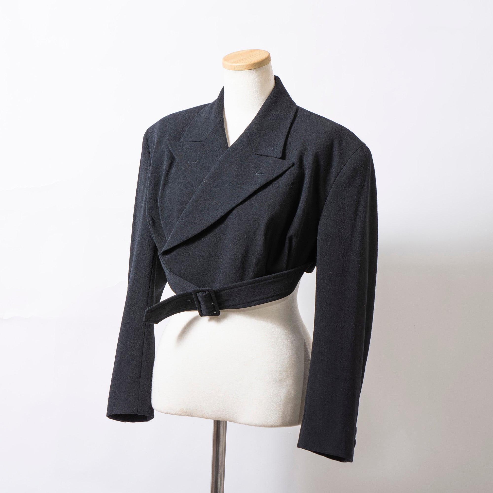 【古着】コムデギャルソン COMME des GARCONS 1980年代 テーラードジャケット ショート丈 ベルト付き クロップド丈 ウール ブラック S 川久保玲 ◆希少◆ レディース ヴィンテージ アーカイブ アウター 日本製【中古】【ブランド古着】【USED】