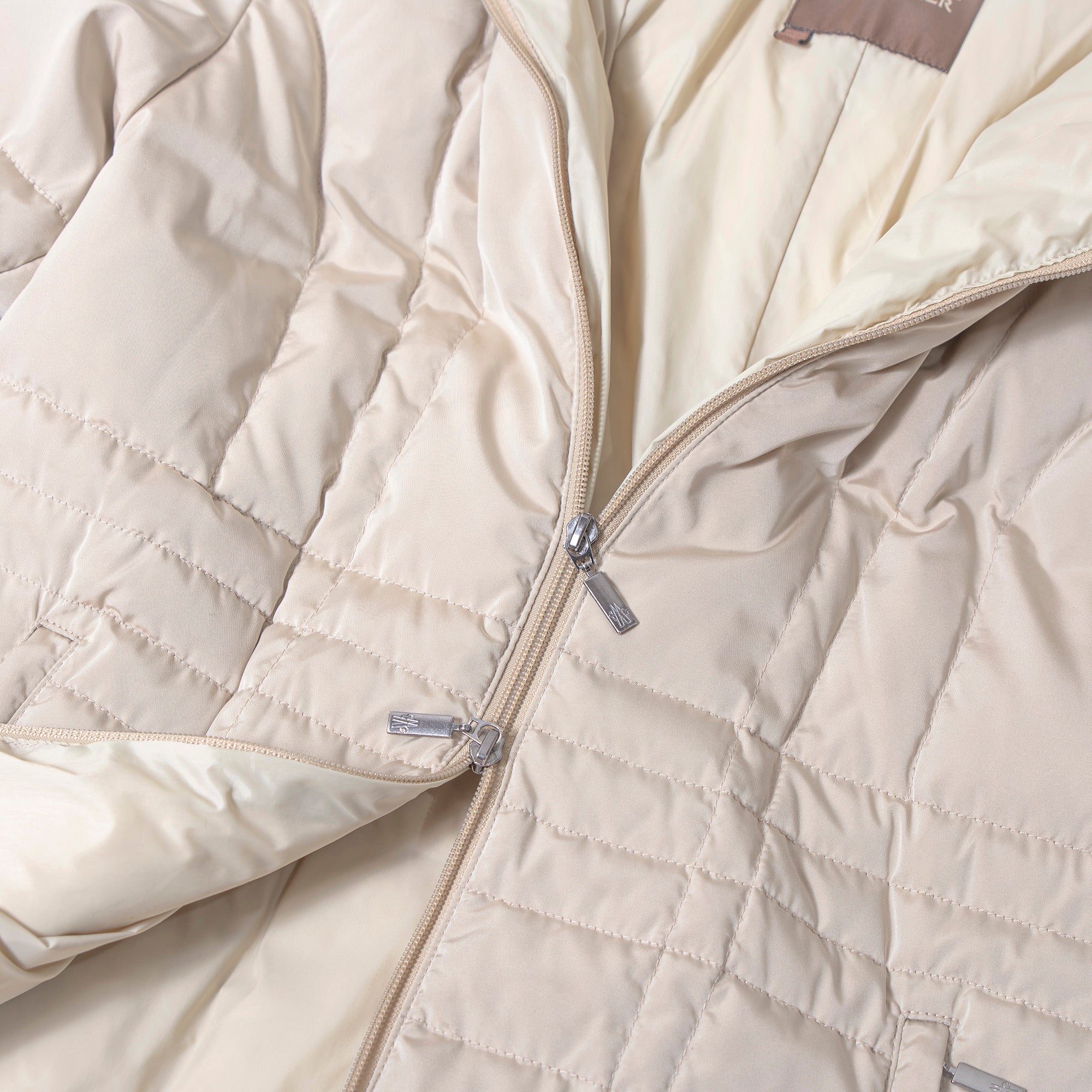 モンクレール MONCLER MONTANA モンタナ ダウンコート ロング ベージュ レディース 茶タグ フード付き フーデッドコート ダウンジャケット