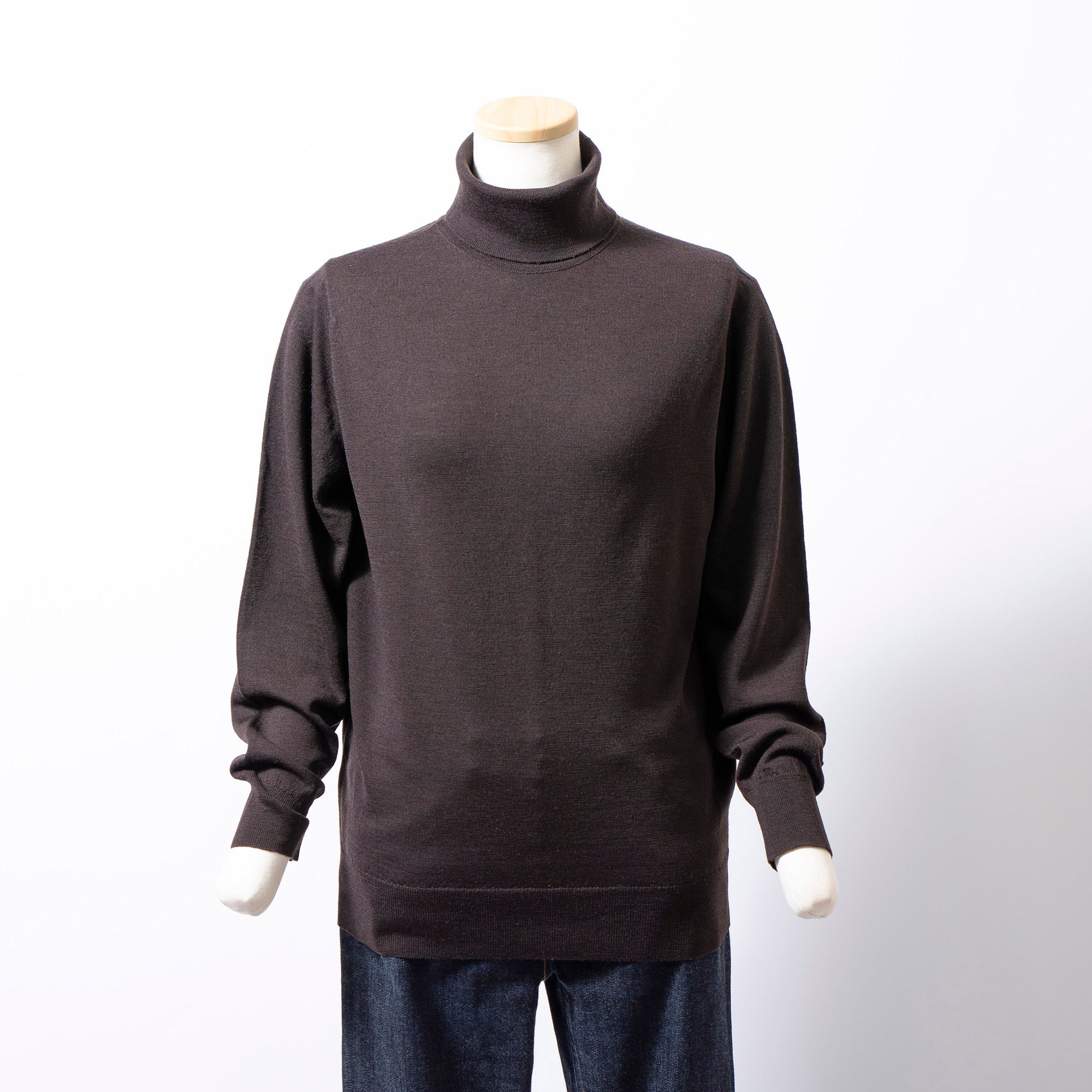 John Smedley turtleneck pullover sweater in brown, pure wool, made in England. Unisex.