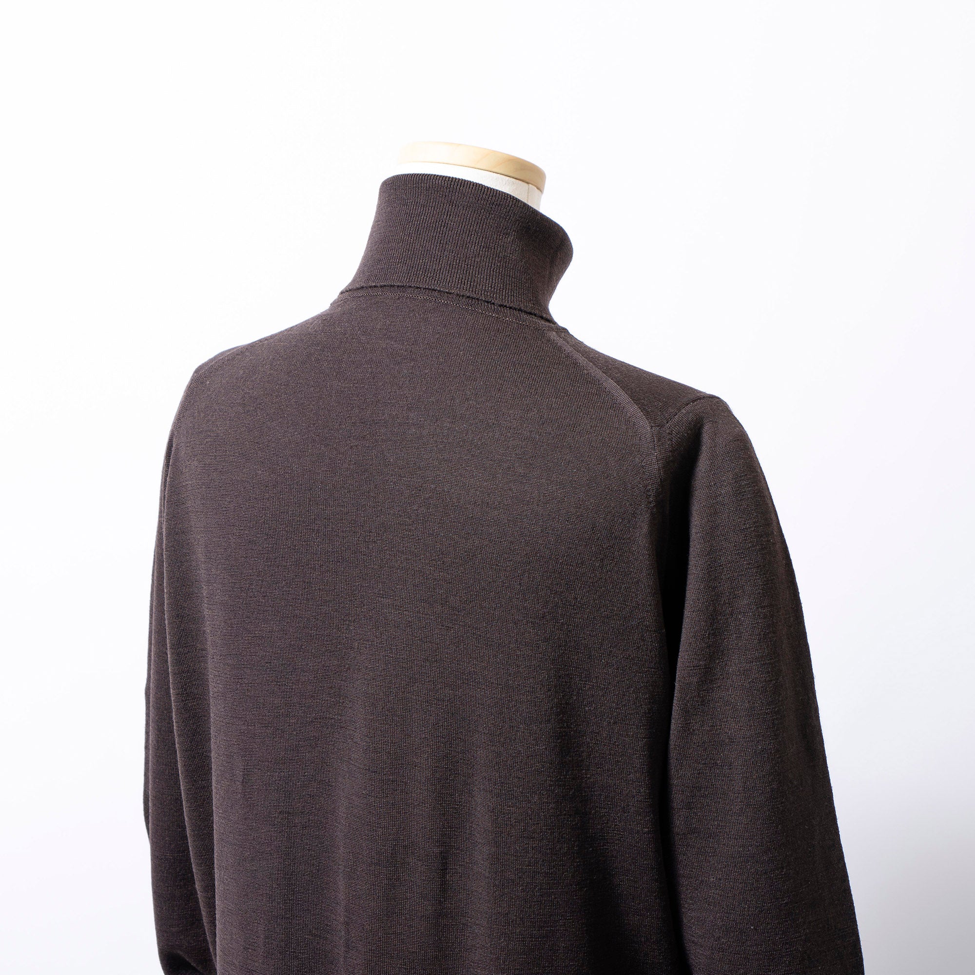 ジョンスメドレー JOHN SMEDLEY タートルネック プルオーバーニット ブラウン ピュアウール100% イングランド製 ユニセックス レディース メンズ セーター トップス USED ジョンスメドレー タートルネック ピュアウール イングランド製 | モノ道楽