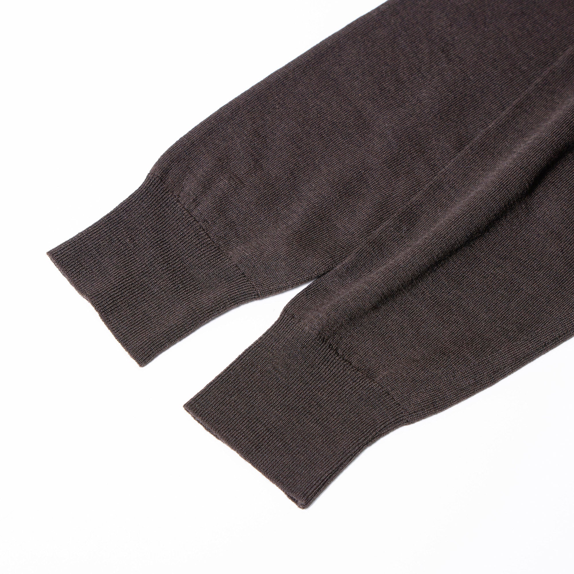 John Smedley turtleneck pullover sweater in brown, pure wool, made in England. Unisex.