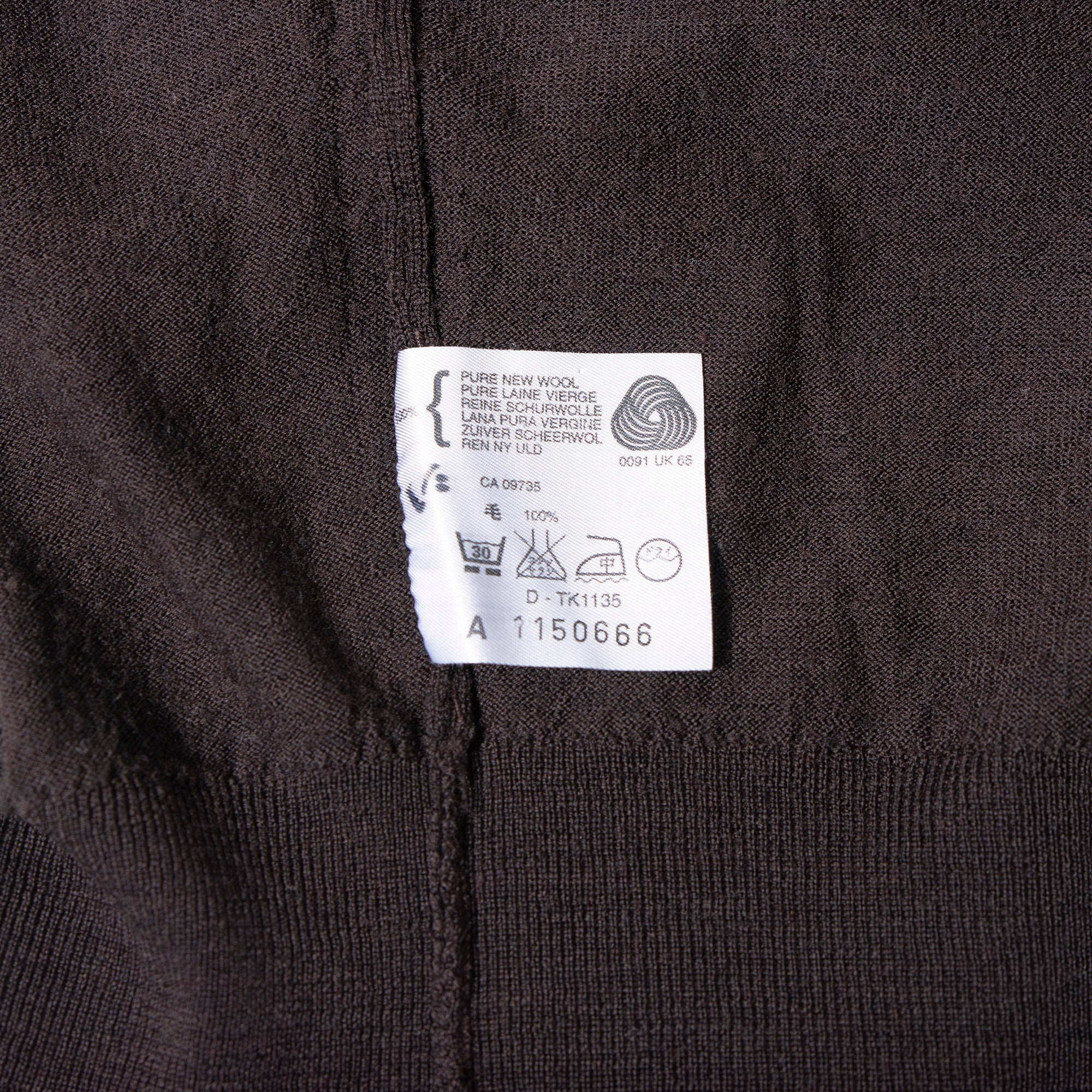 John Smedley turtleneck pullover sweater in brown, pure wool, made in England. Unisex.