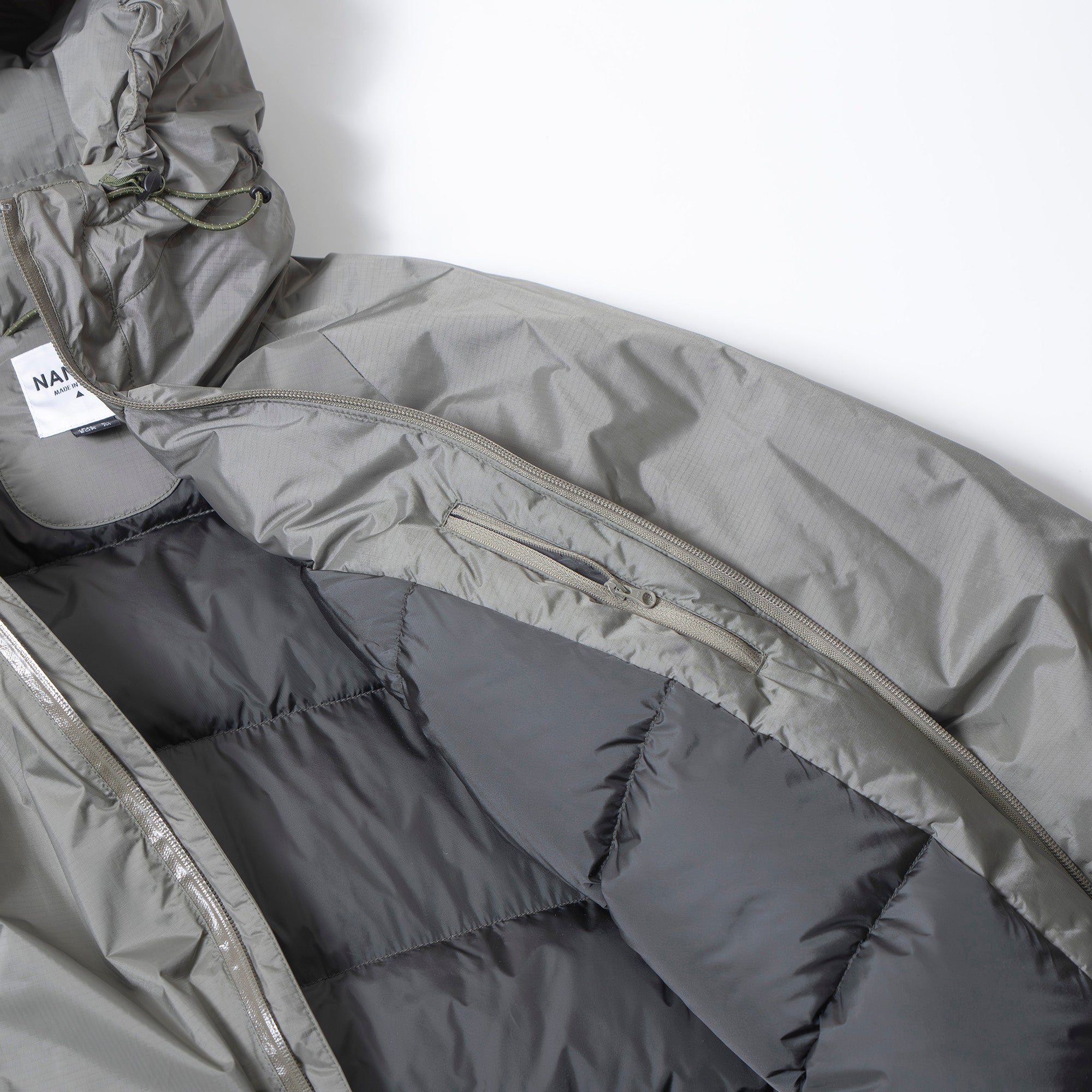 ナンガ NANGA オーロラダウンジャケット グレー メンズ L 日本製 オーロラテックス 防水透湿 フーデッド アウトドア マウンテンパーカー