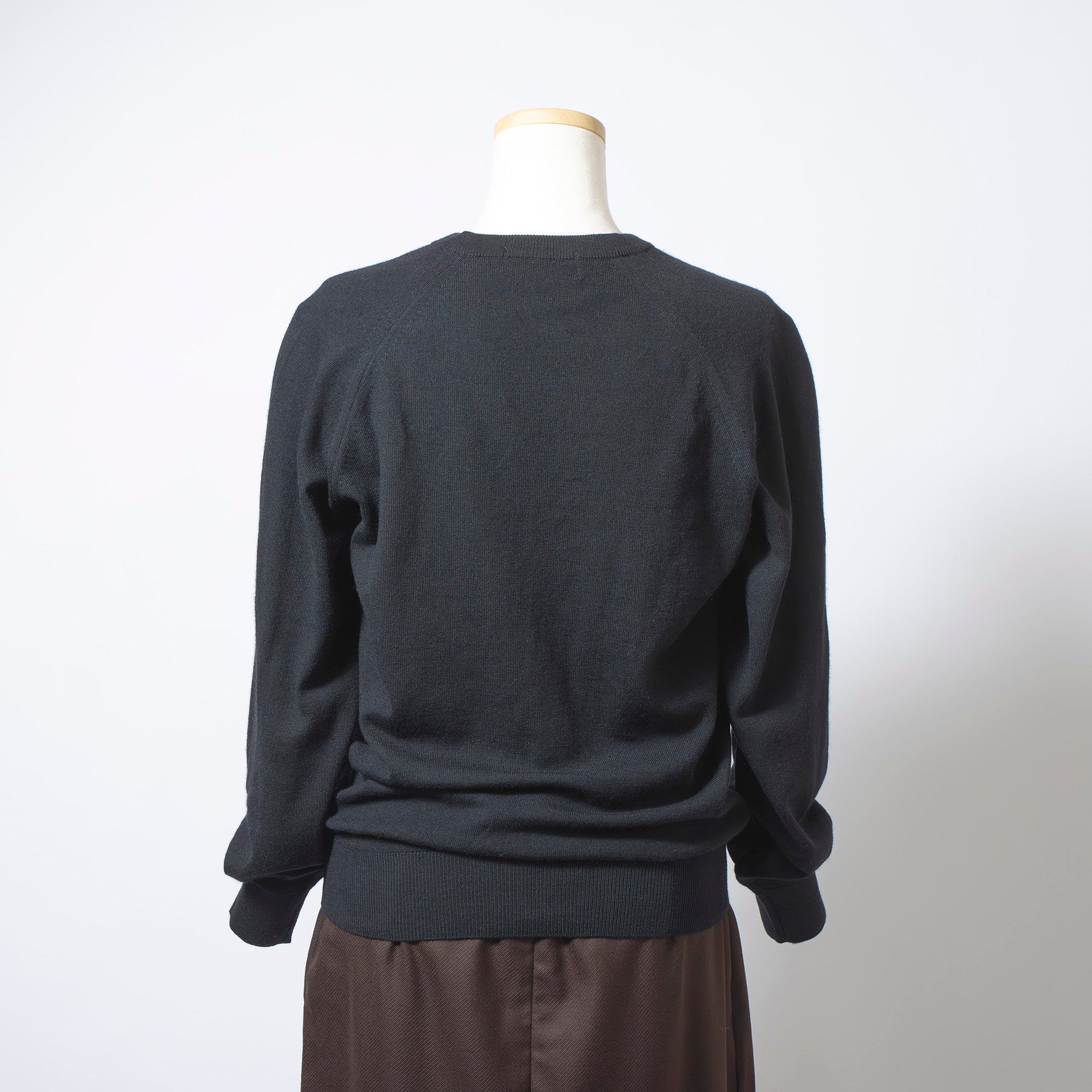 サンローラン Yves Saint Laurent Vネック ニットセーター ブラック ユニセックス S ウール100 トップス ラグランスリーブ 日本製 ロゴ刺繍
